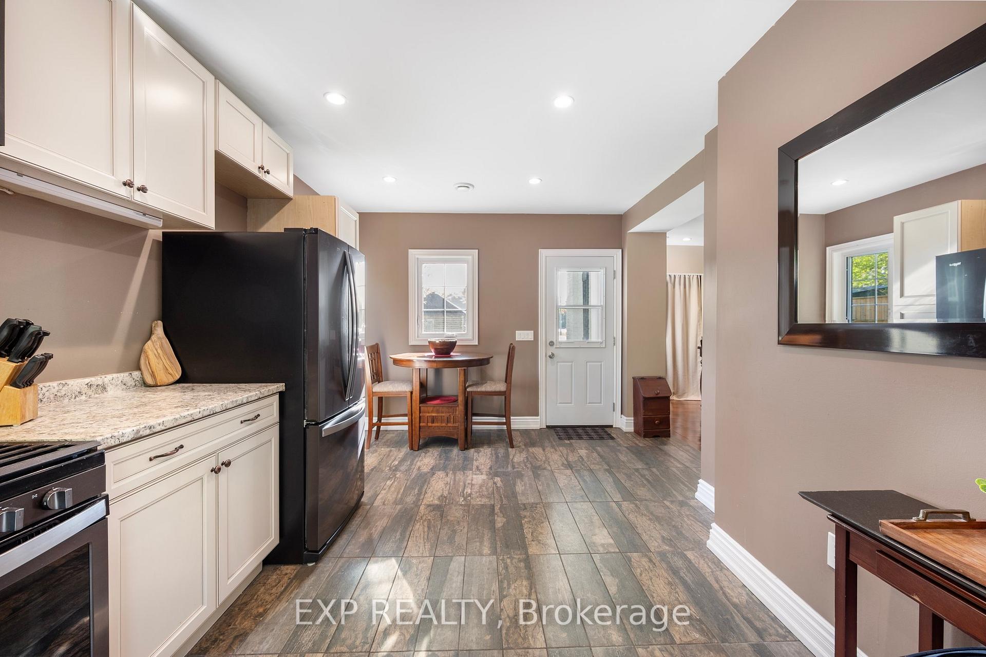Photo 14 of 1597 Metro Road N, Georgina, Historic Lakeshore Communities — HOMEH