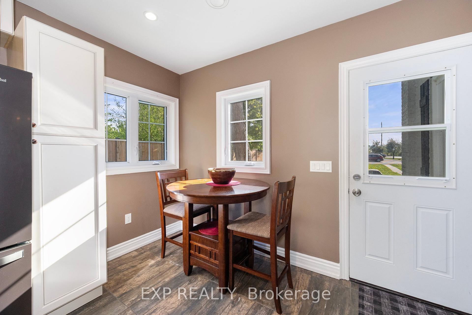 Photo 18 of 1597 Metro Road N, Georgina, Historic Lakeshore Communities — HOMEH