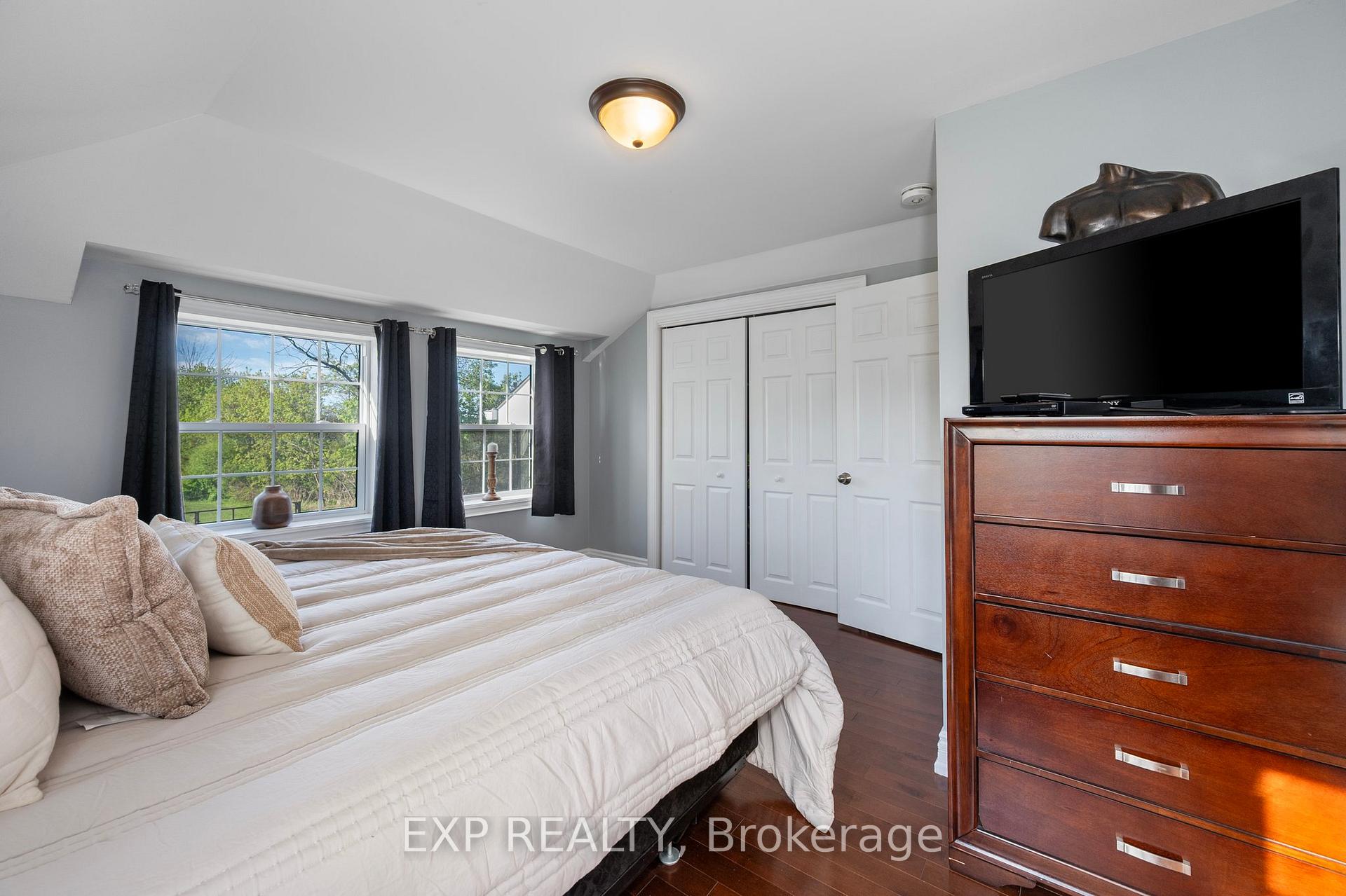 Photo 23 of 1597 Metro Road N, Georgina, Historic Lakeshore Communities — HOMEH