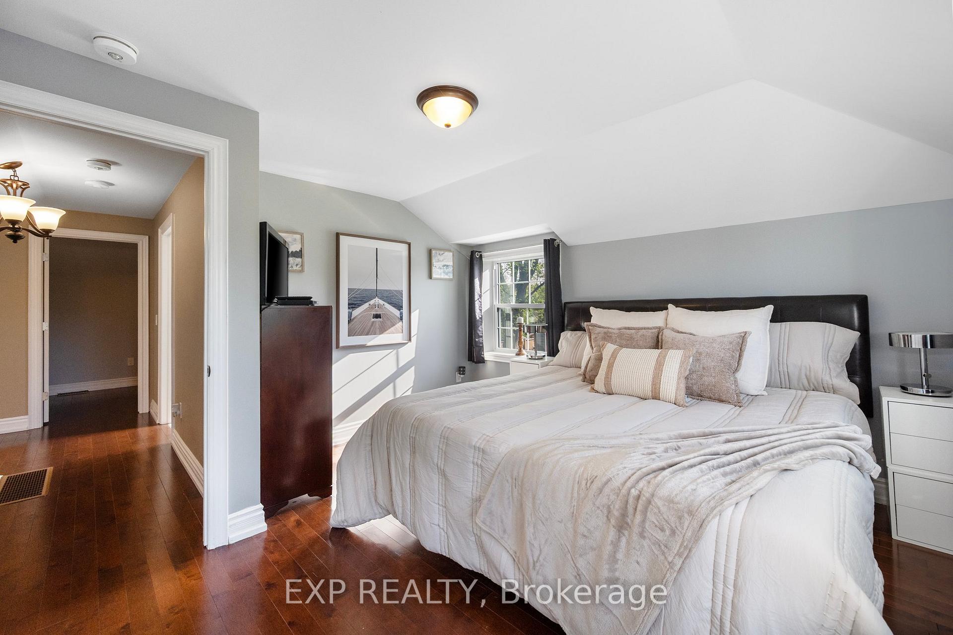 Photo 24 of 1597 Metro Road N, Georgina, Historic Lakeshore Communities — HOMEH