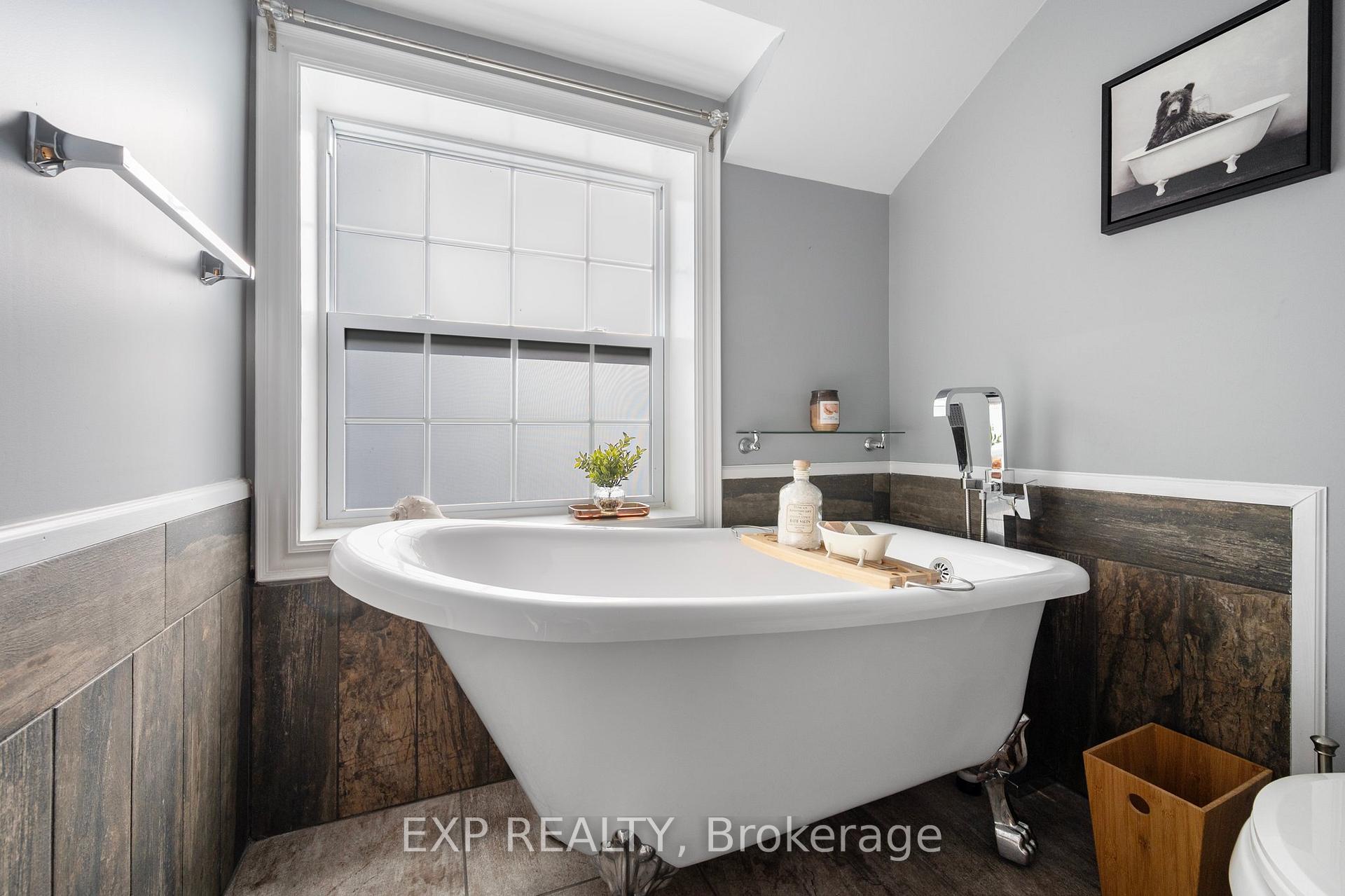 Photo 28 of 1597 Metro Road N, Georgina, Historic Lakeshore Communities — HOMEH