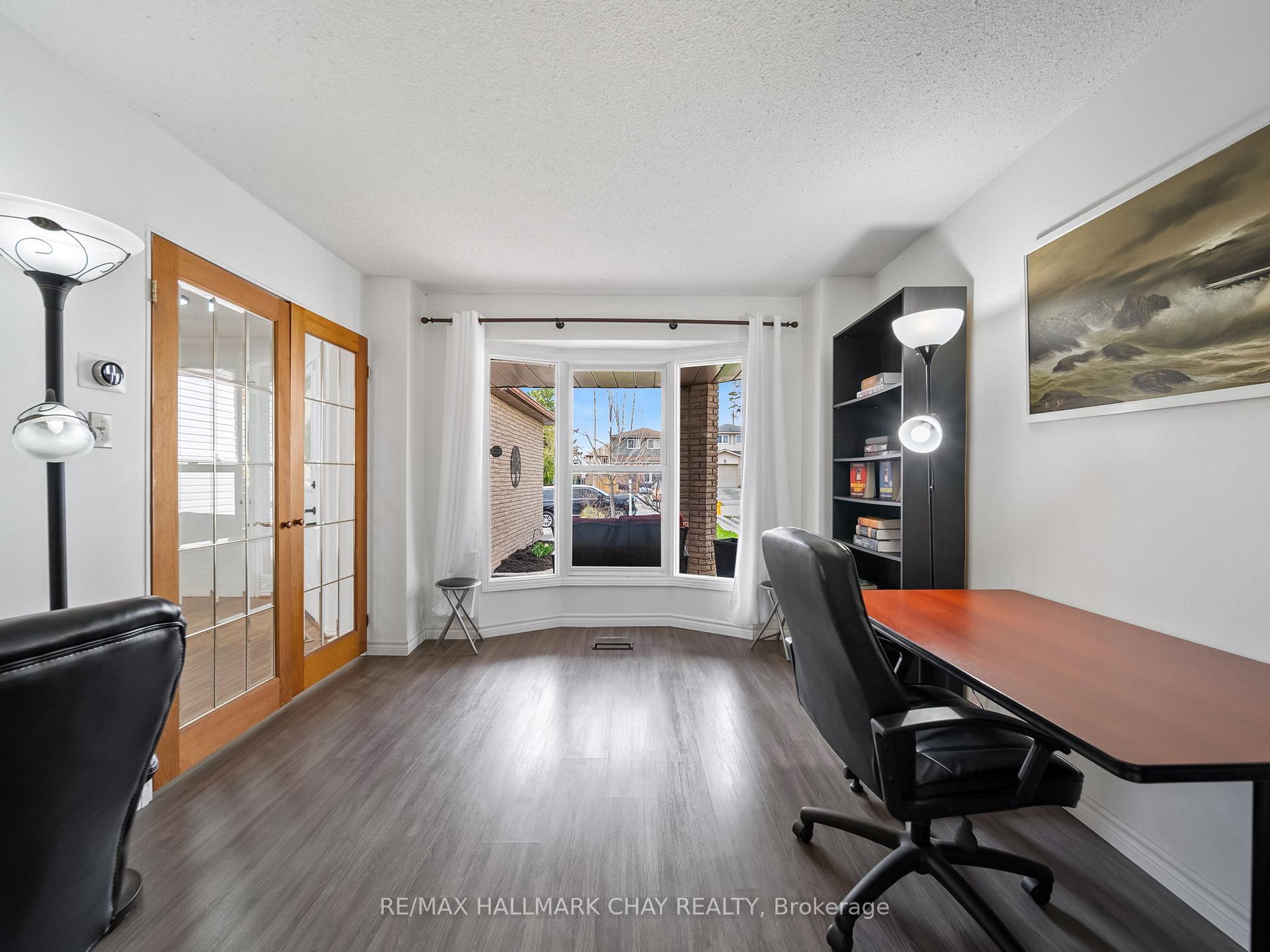 Photo 6 of 51 Shakespeare Crescent, Barrie, Letitia Heights — HOMEH