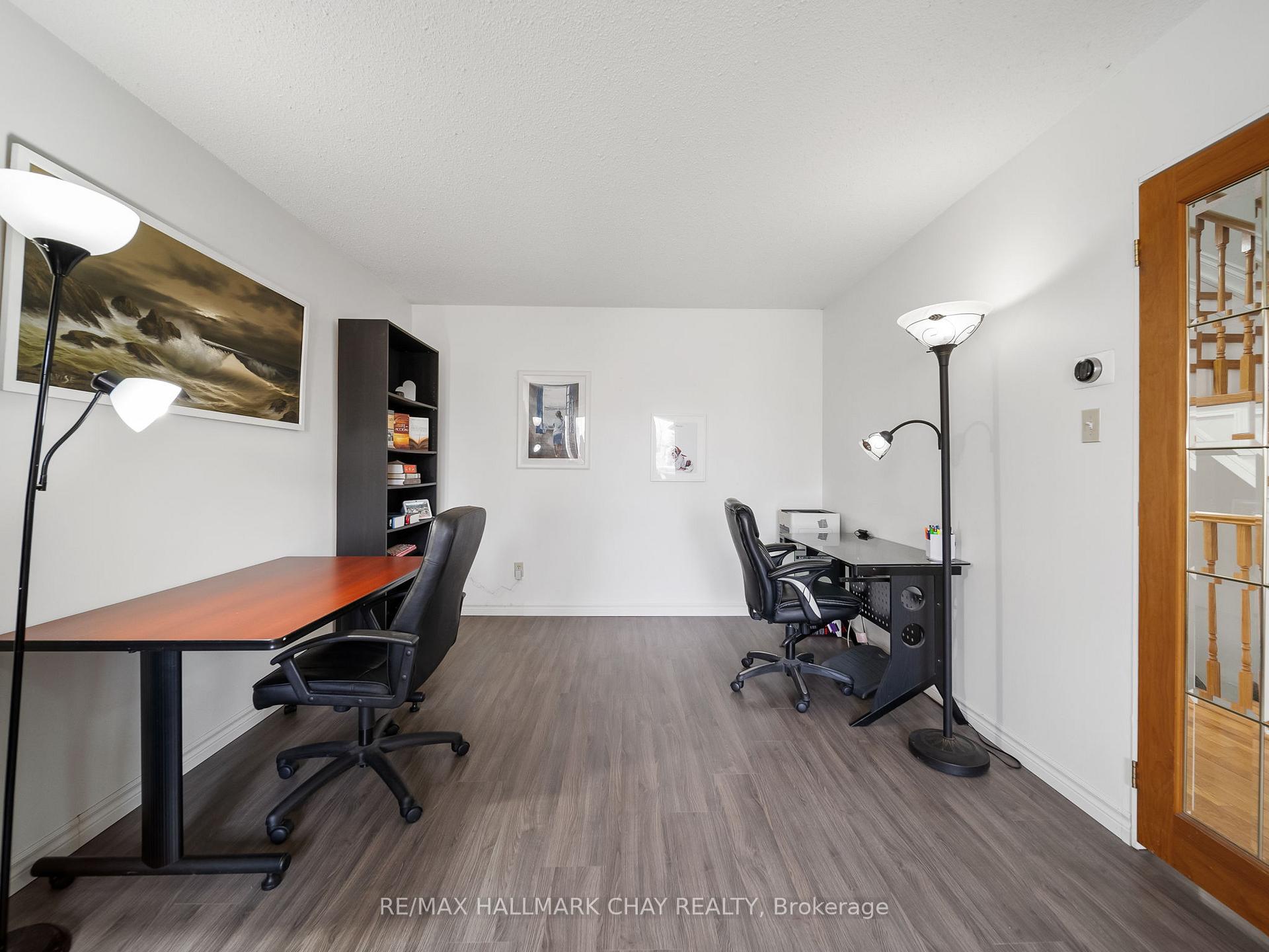 Photo 7 of 51 Shakespeare Crescent, Barrie, Letitia Heights — HOMEH