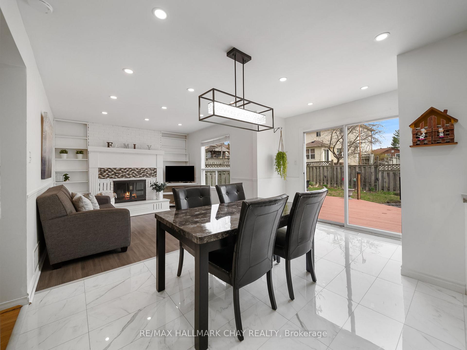 Photo 15 of 51 Shakespeare Crescent, Barrie, Letitia Heights — HOMEH