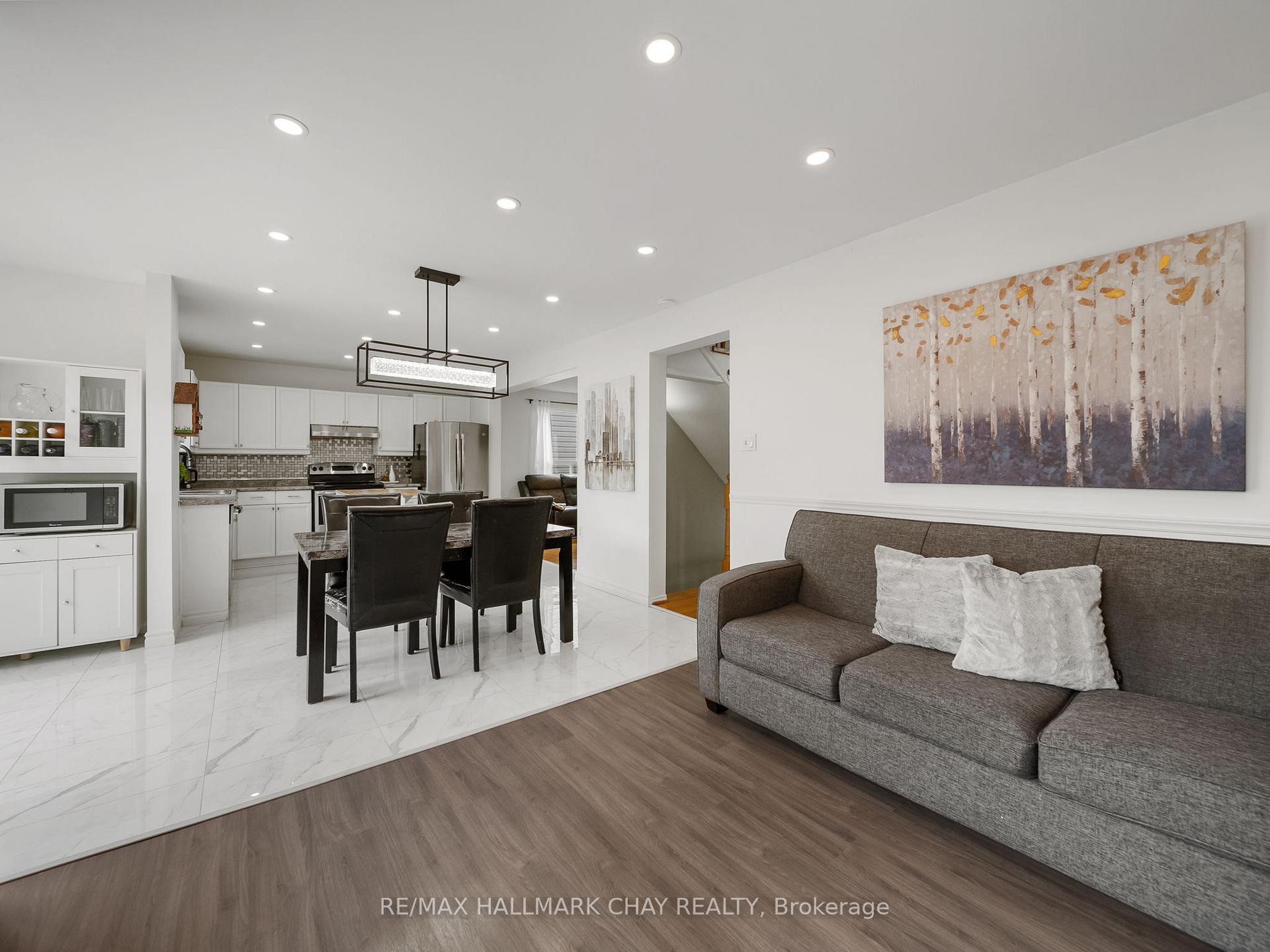 Photo 19 of 51 Shakespeare Crescent, Barrie, Letitia Heights — HOMEH