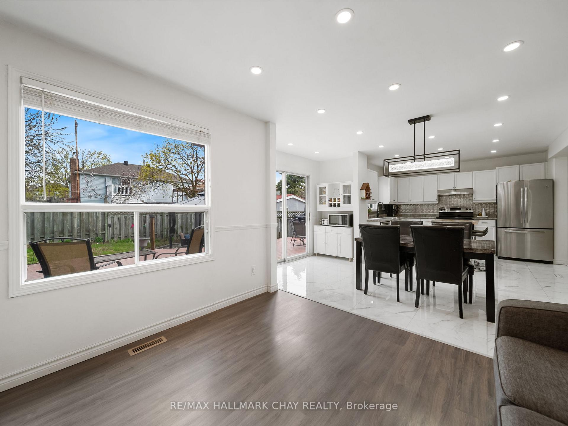 Photo 20 of 51 Shakespeare Crescent, Barrie, Letitia Heights — HOMEH