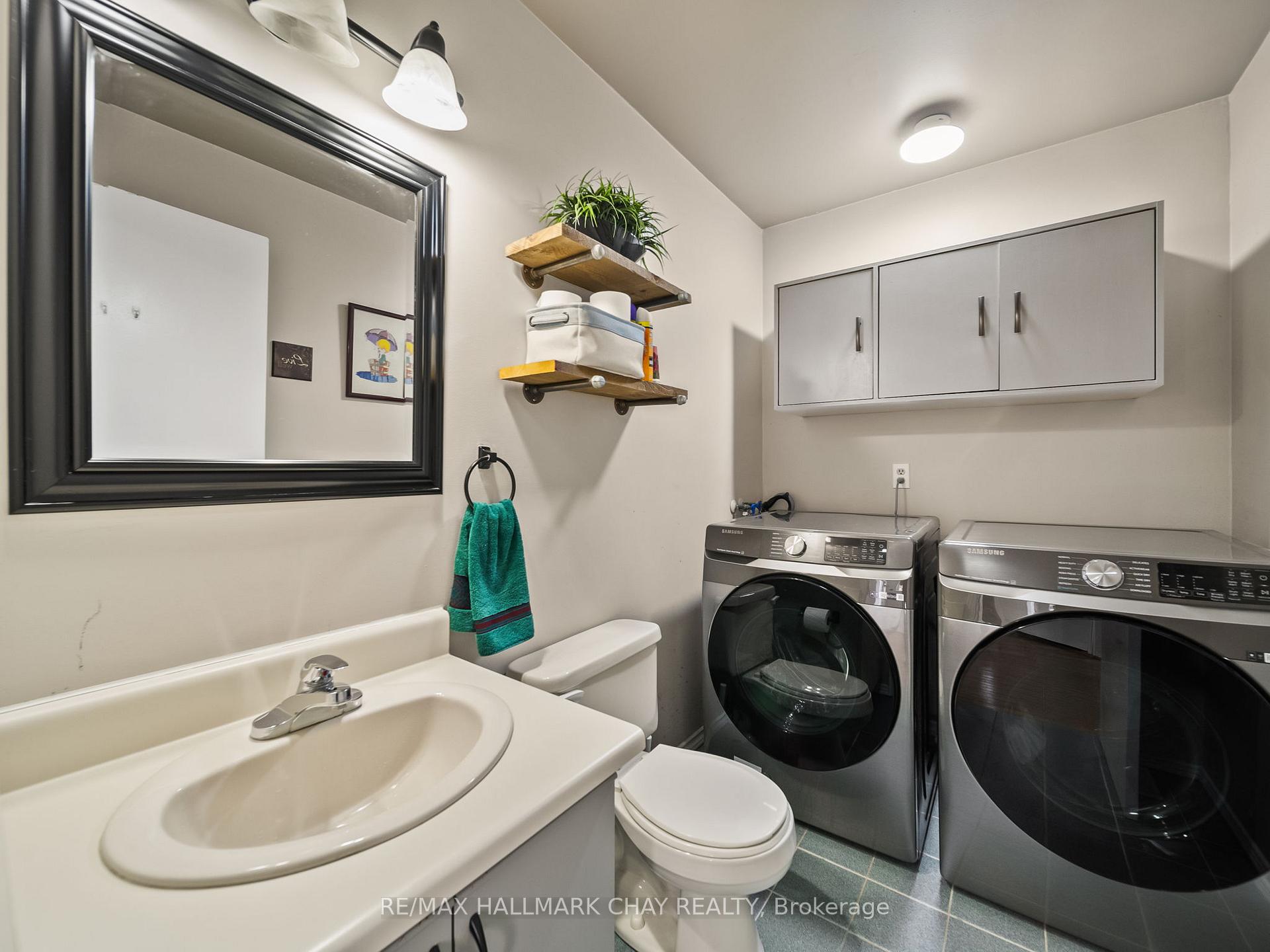 Photo 23 of 51 Shakespeare Crescent, Barrie, Letitia Heights — HOMEH