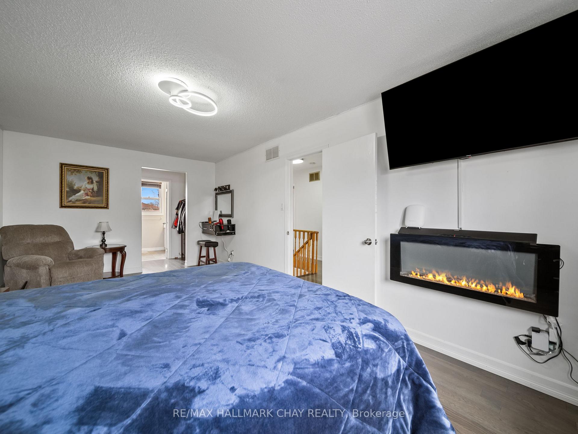 Photo 26 of 51 Shakespeare Crescent, Barrie, Letitia Heights — HOMEH