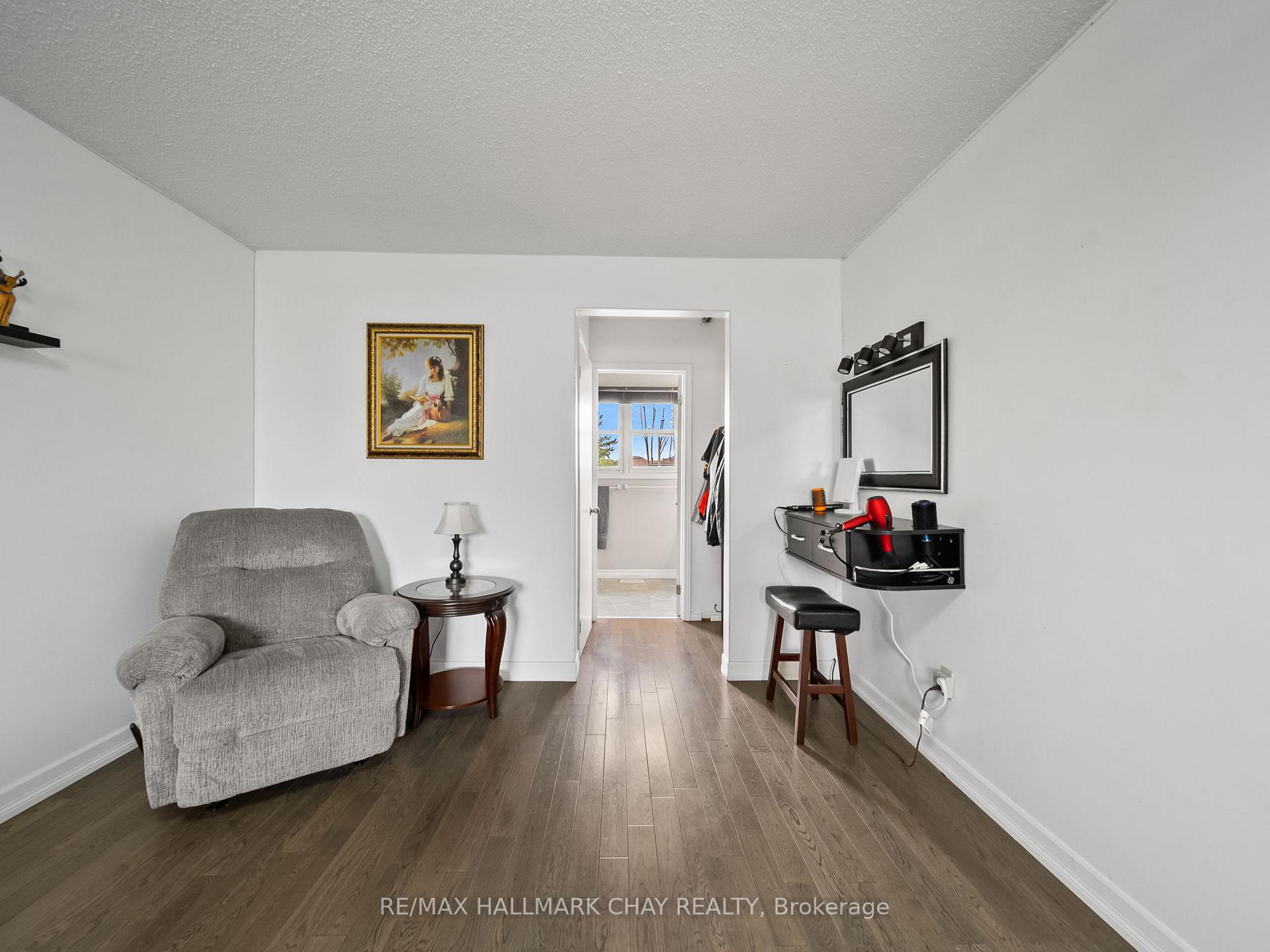 Photo 27 of 51 Shakespeare Crescent, Barrie, Letitia Heights — HOMEH