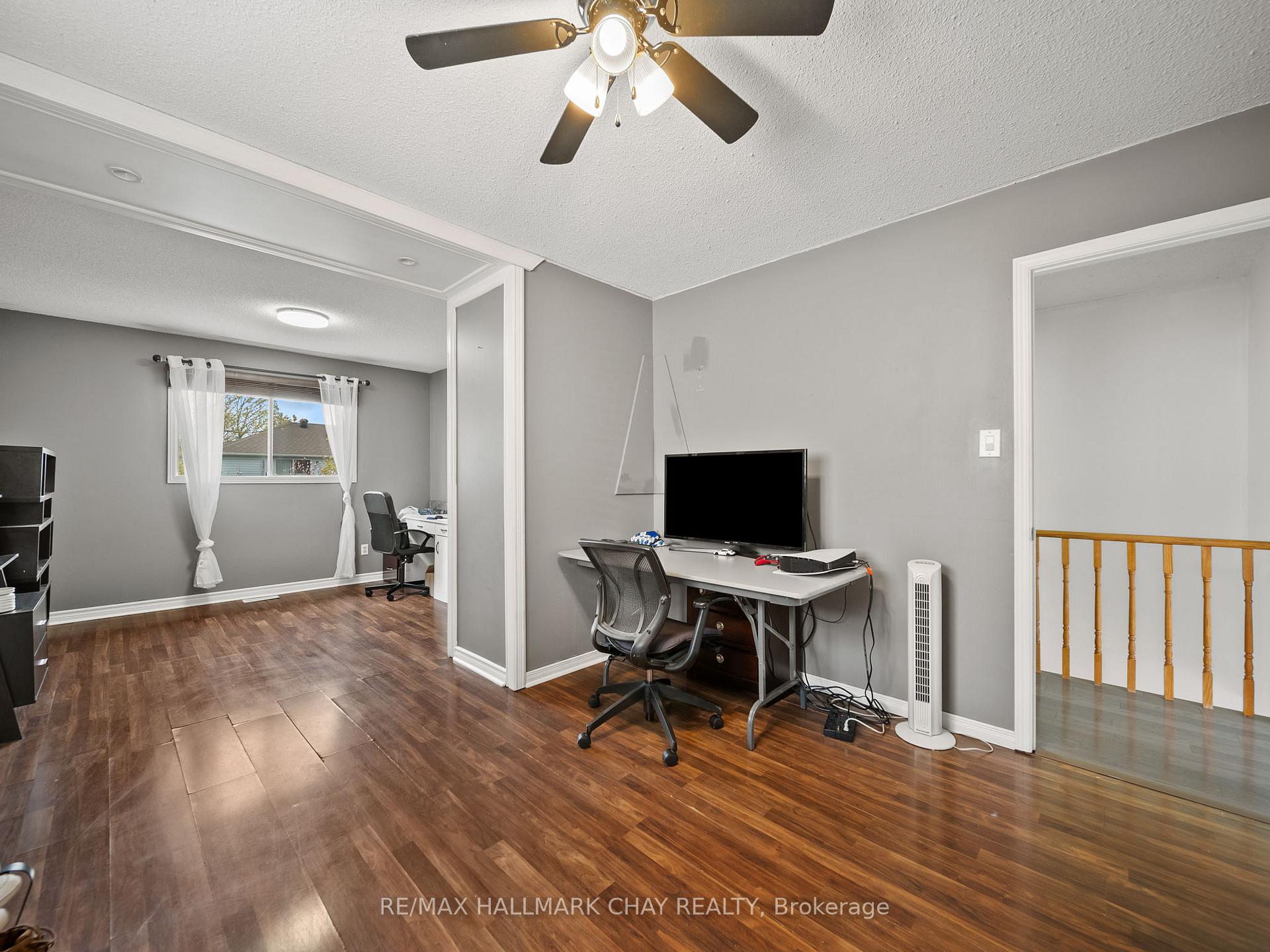 Photo 32 of 51 Shakespeare Crescent, Barrie, Letitia Heights — HOMEH