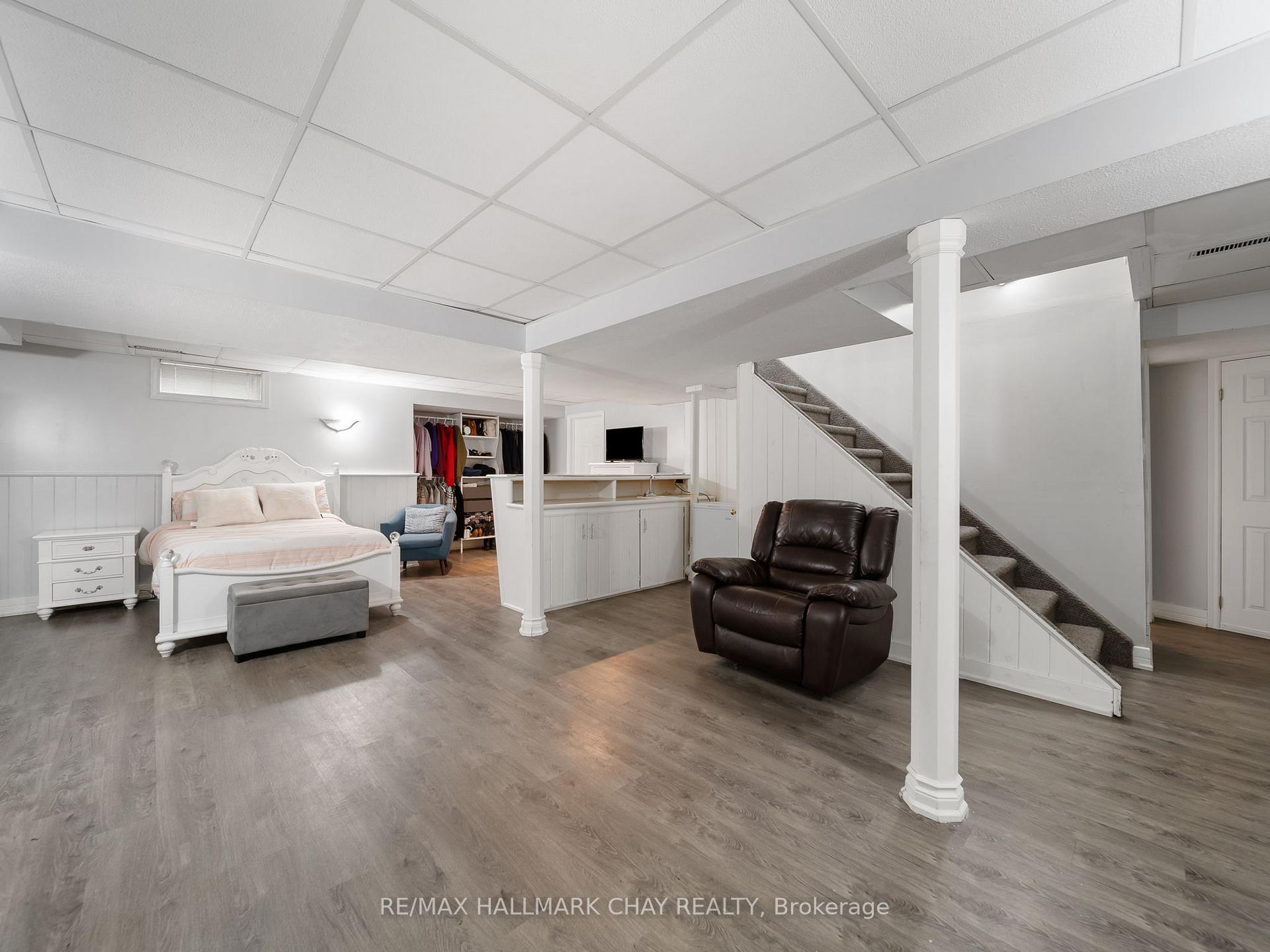 Photo 36 of 51 Shakespeare Crescent, Barrie, Letitia Heights — HOMEH