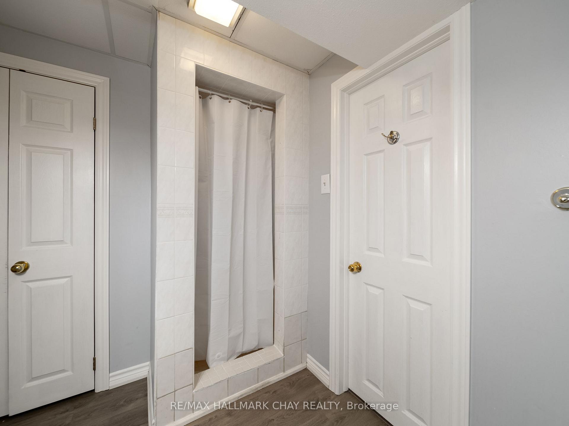 Photo 39 of 51 Shakespeare Crescent, Barrie, Letitia Heights — HOMEH