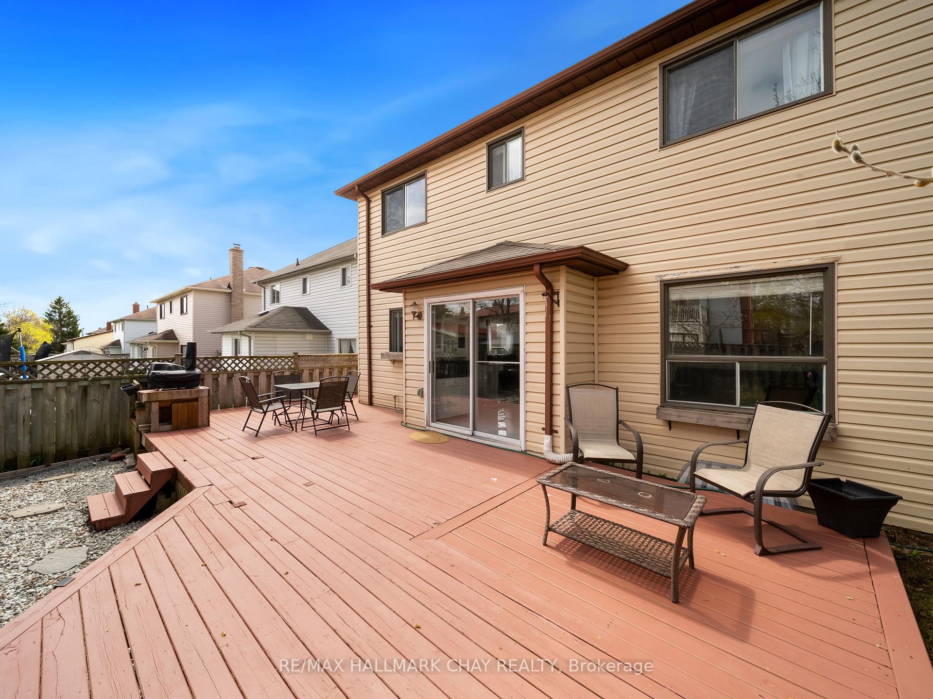 Photo 41 of 51 Shakespeare Crescent, Barrie, Letitia Heights — HOMEH