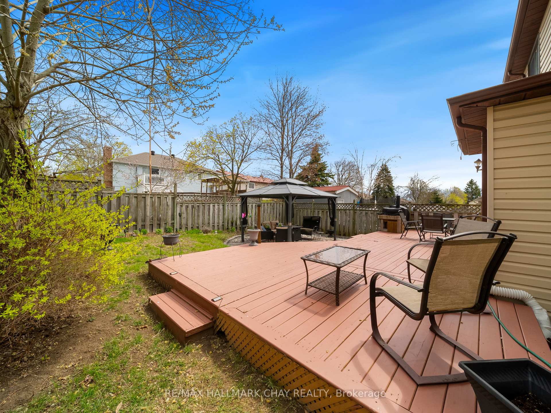 Photo 45 of 51 Shakespeare Crescent, Barrie, Letitia Heights — HOMEH