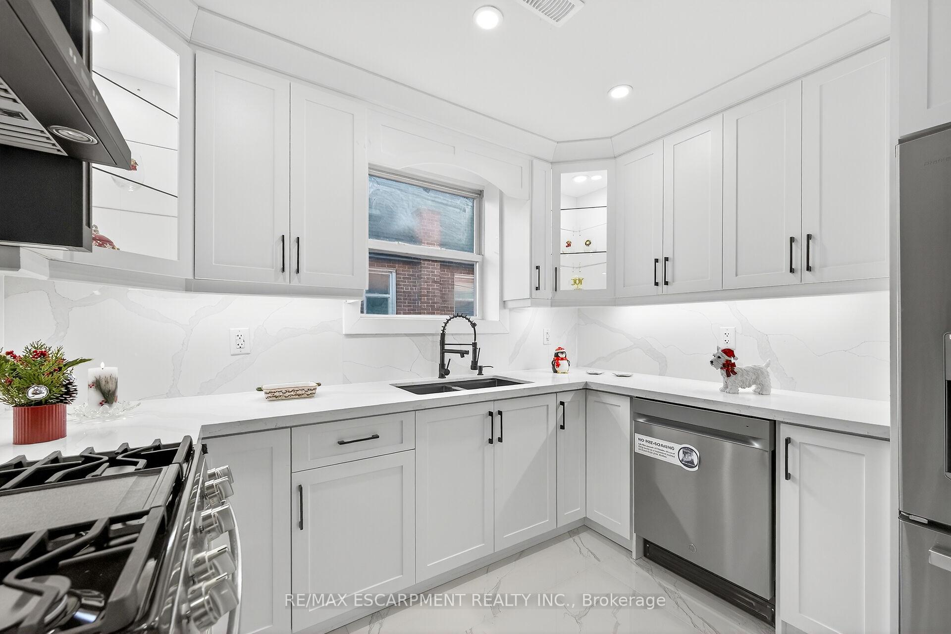 Photo 8 of 26 Martin Road, Hamilton, Rosedale — HOMEH