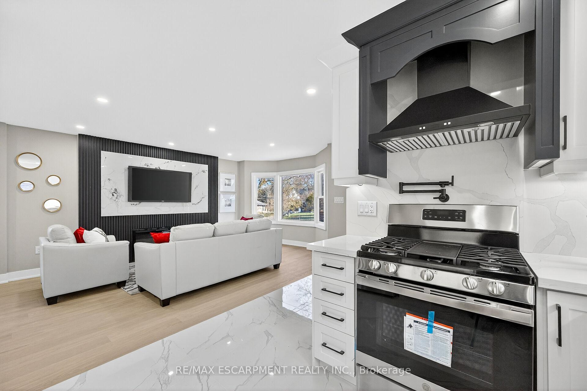 Photo 10 of 26 Martin Road, Hamilton, Rosedale — HOMEH