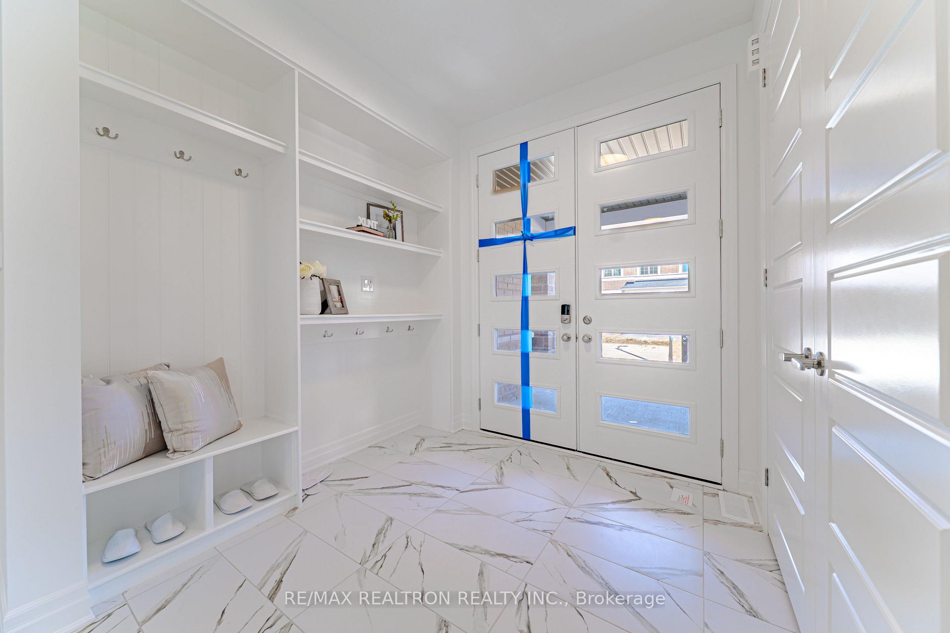Photo 2 of 63 Greenridge Crescent, Markham, Victoria Manor-Jennings Gate — HOMEH