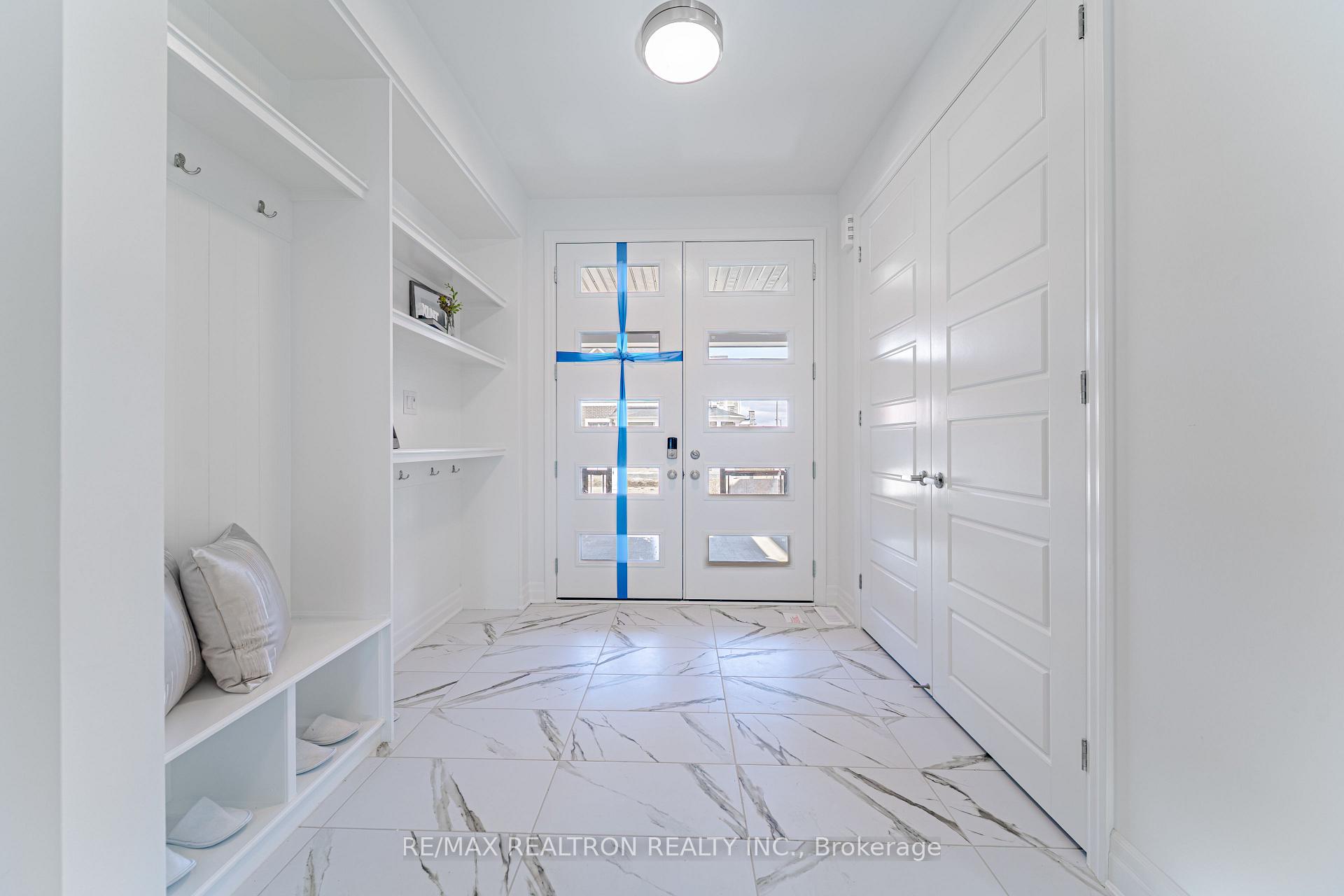 Photo 3 of 63 Greenridge Crescent, Markham, Victoria Manor-Jennings Gate — HOMEH