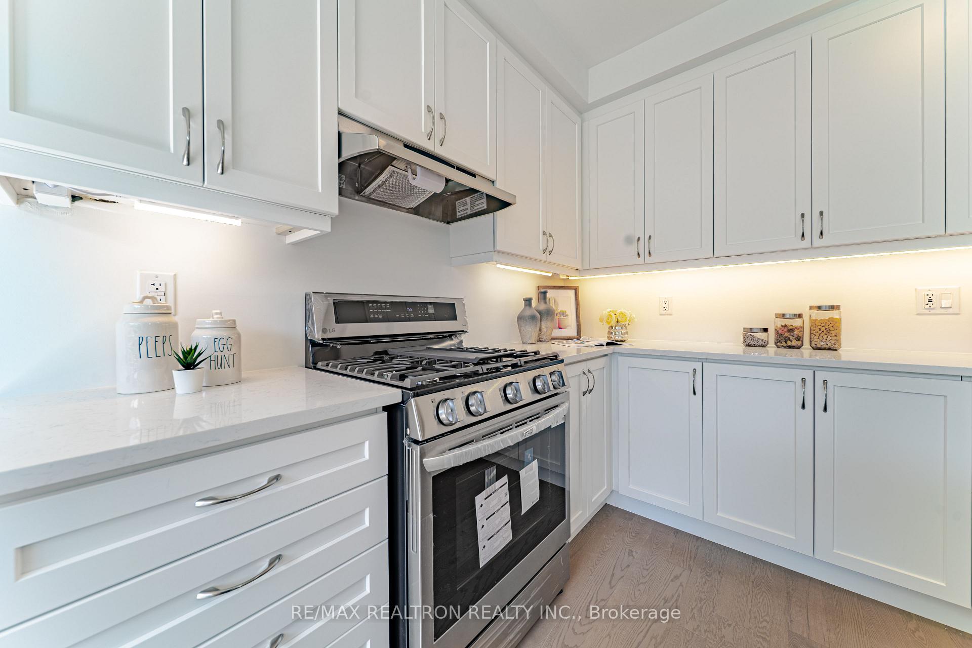 Photo 13 of 63 Greenridge Crescent, Markham, Victoria Manor-Jennings Gate — HOMEH