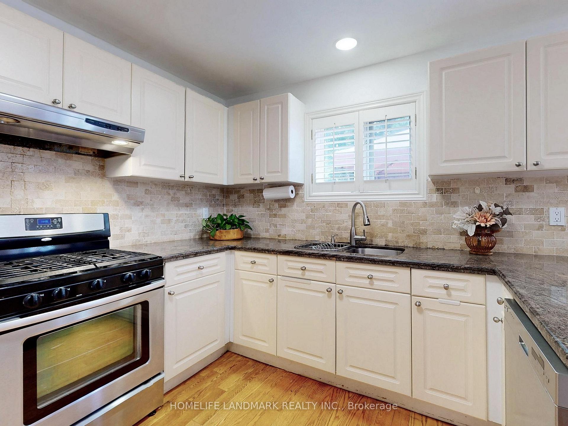 Photo 13 of 64 Bradgate Drive, Markham, Thornlea — HOMEH