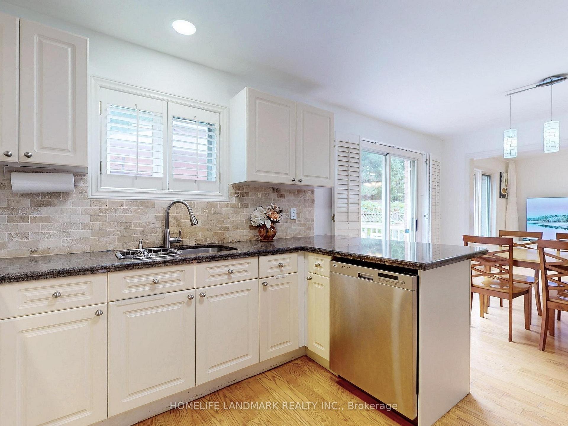 Photo 24 of 64 Bradgate Drive, Markham, Thornlea — HOMEH