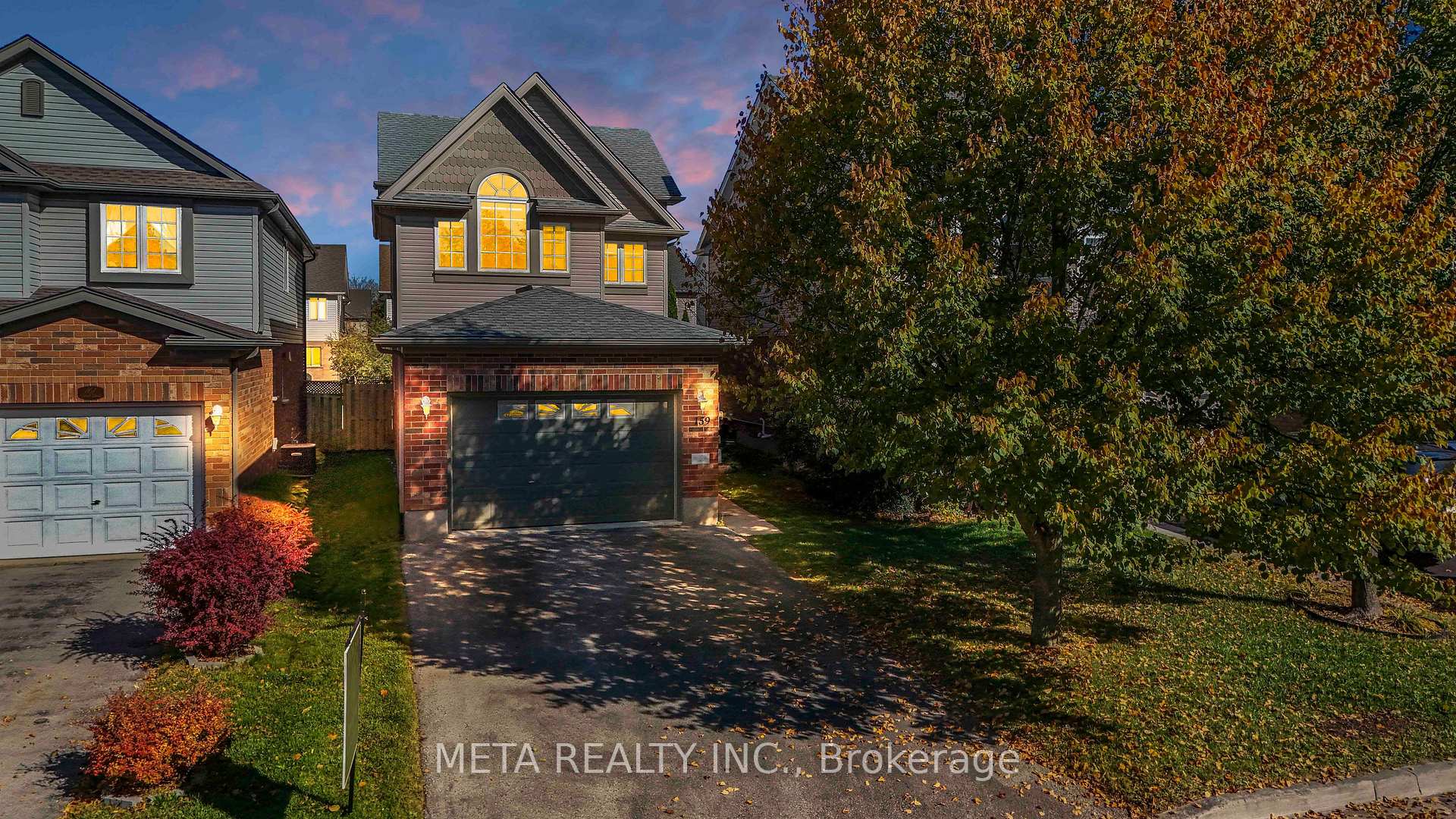 Photo 2 of 159 Lynch Circle, Guelph, Pineridge/Westminster Woods — HOMEH