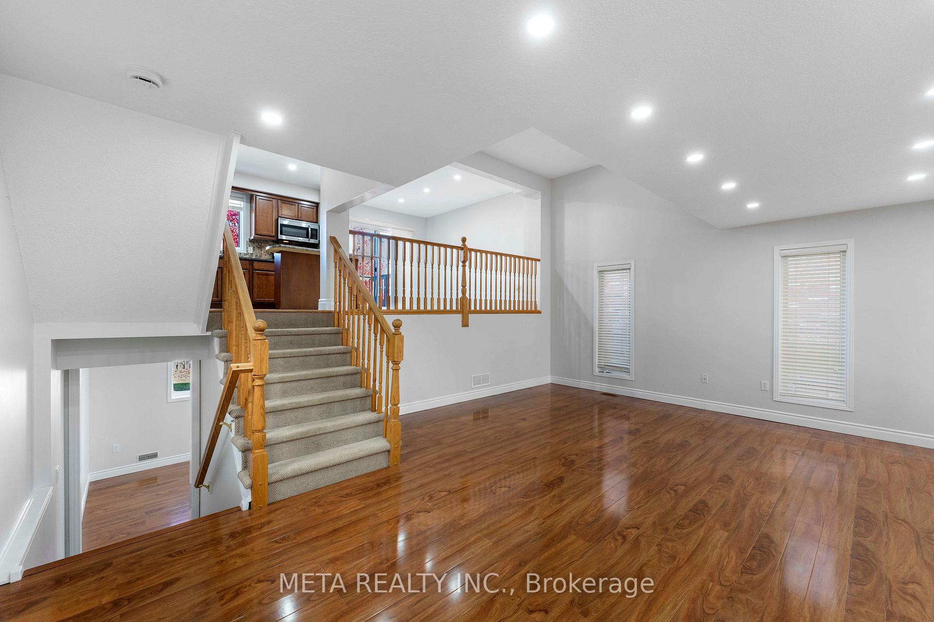 Photo 4 of 159 Lynch Circle, Guelph, Pineridge/Westminster Woods — HOMEH