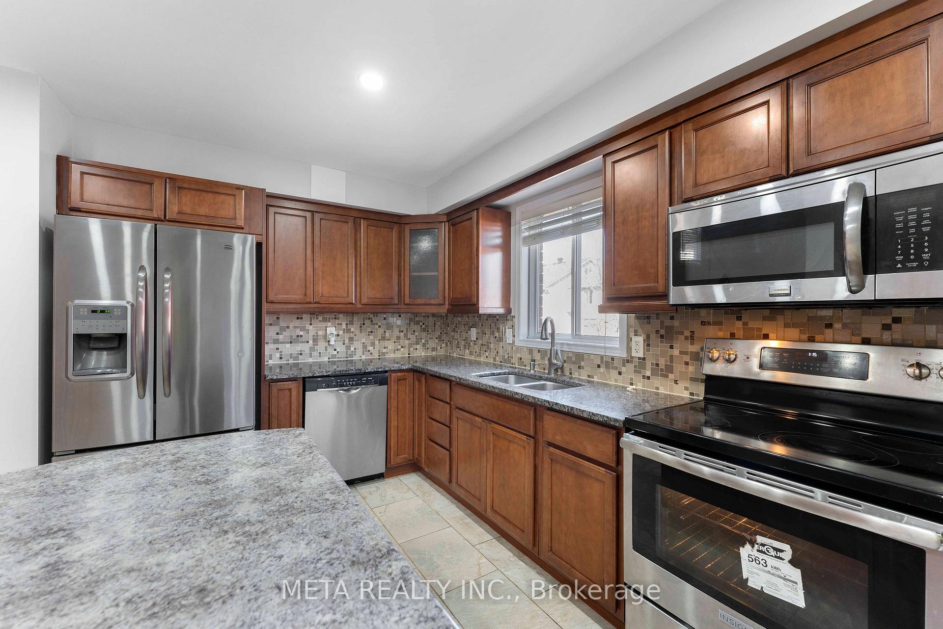 Photo 7 of 159 Lynch Circle, Guelph, Pineridge/Westminster Woods — HOMEH