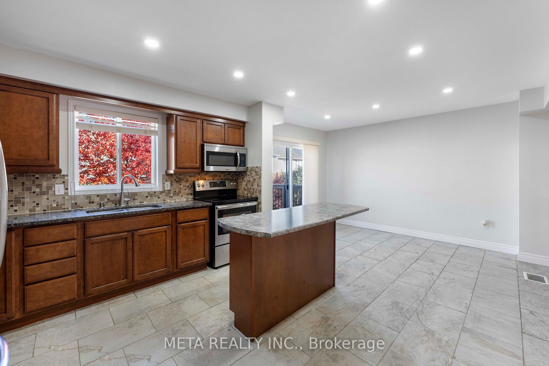Photo 8 of 159 Lynch Circle, Guelph, Pineridge/Westminster Woods — HOMEH