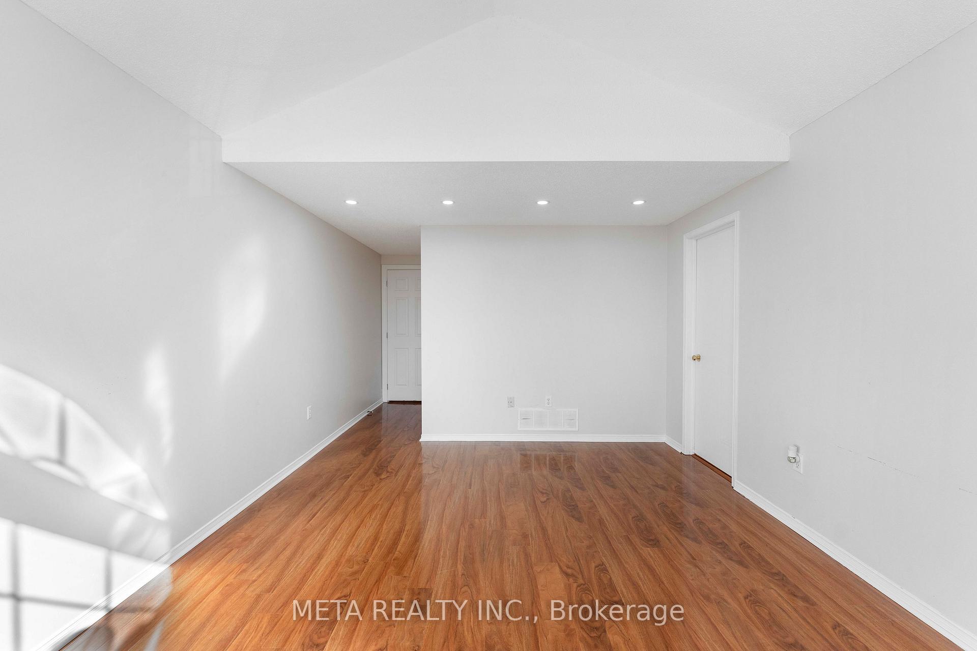 Photo 12 of 159 Lynch Circle, Guelph, Pineridge/Westminster Woods — HOMEH
