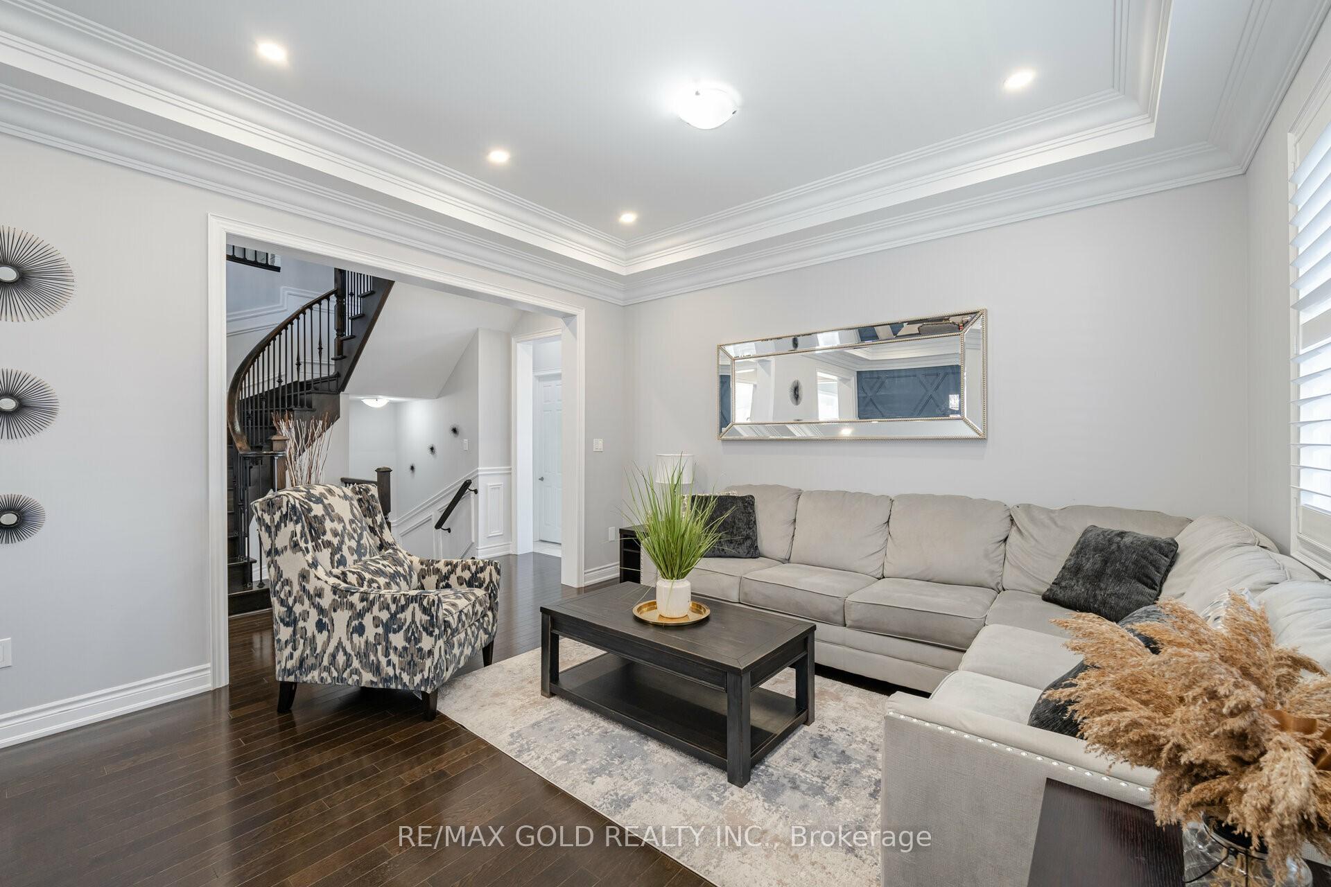 Photo 5 of 71 Squire Ellis Drive, Brampton, Toronto Gore Rural Estate — HOMEH