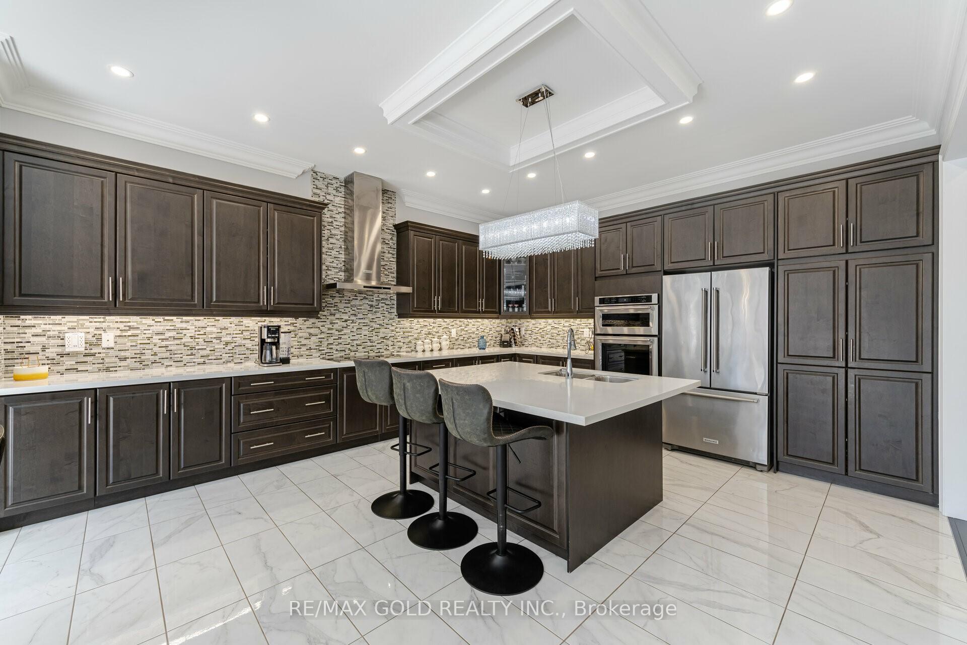 Photo 9 of 71 Squire Ellis Drive, Brampton, Toronto Gore Rural Estate — HOMEH