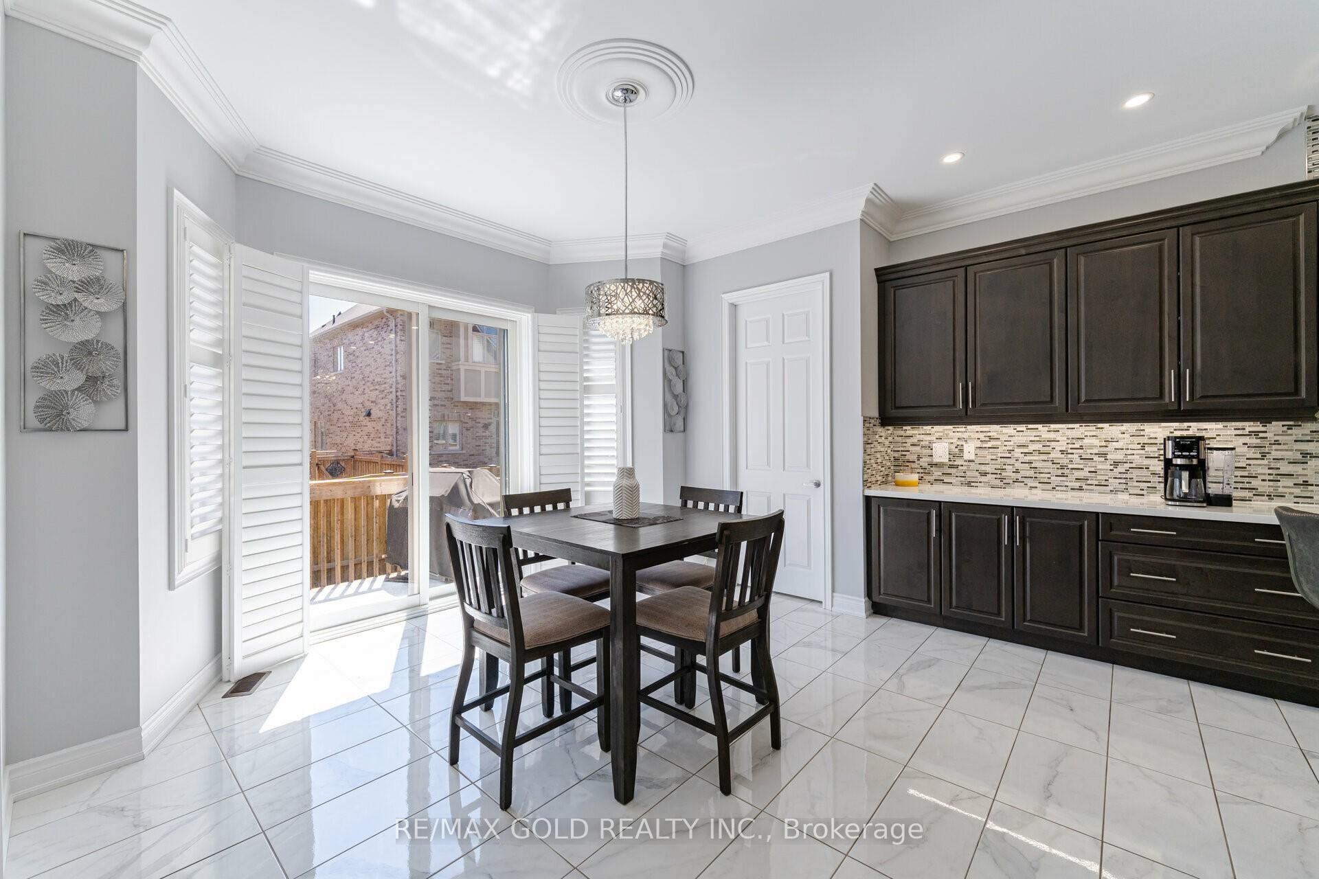 Photo 11 of 71 Squire Ellis Drive, Brampton, Toronto Gore Rural Estate — HOMEH