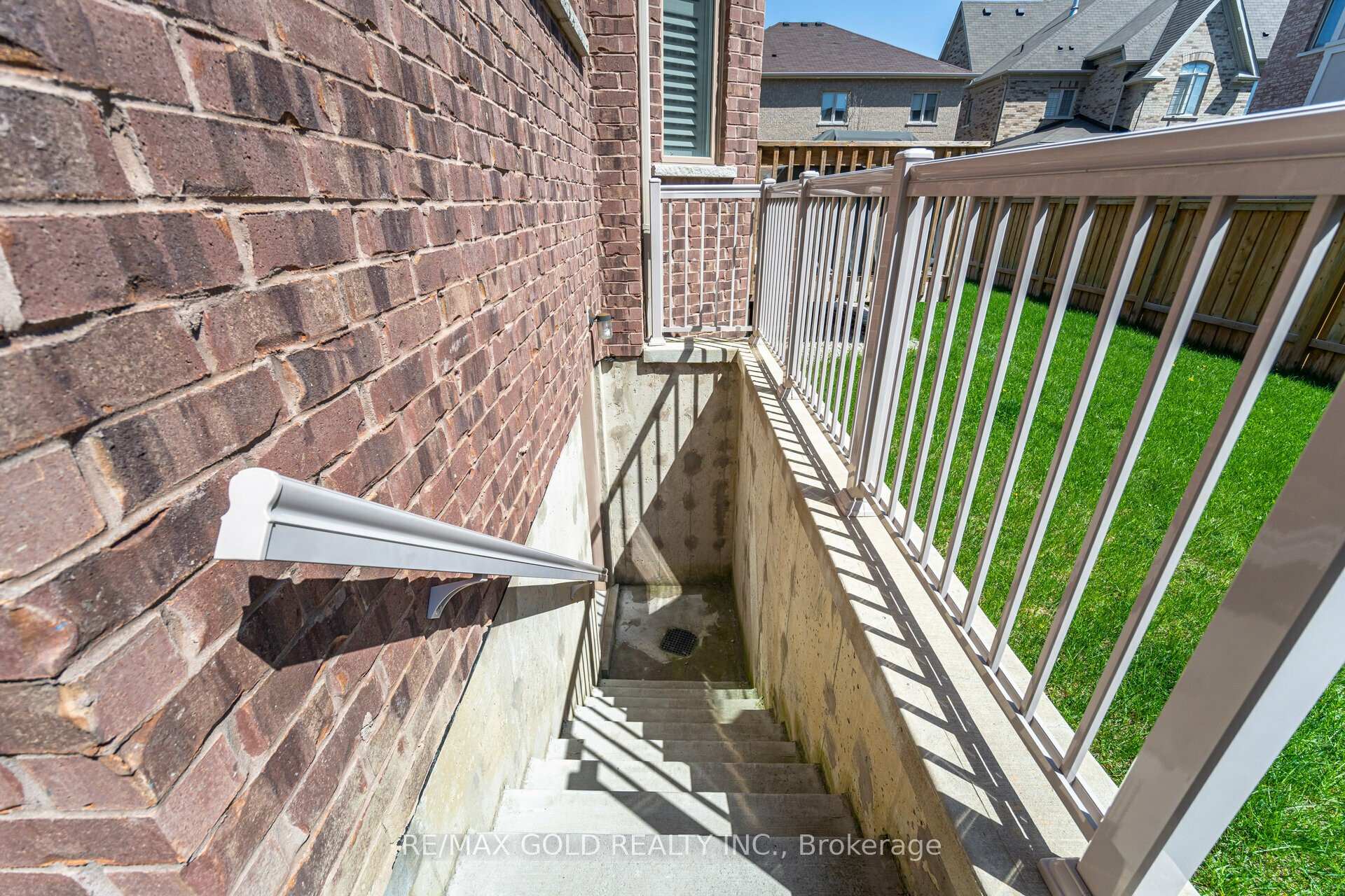 Photo 29 of 71 Squire Ellis Drive, Brampton, Toronto Gore Rural Estate — HOMEH