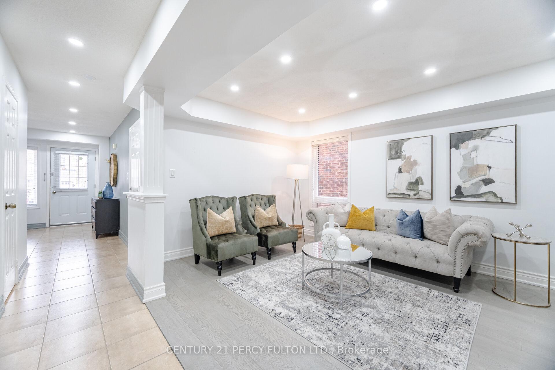 Photo 4 of 640 Sunbird Trail, Pickering, Amberlea — HOMEH