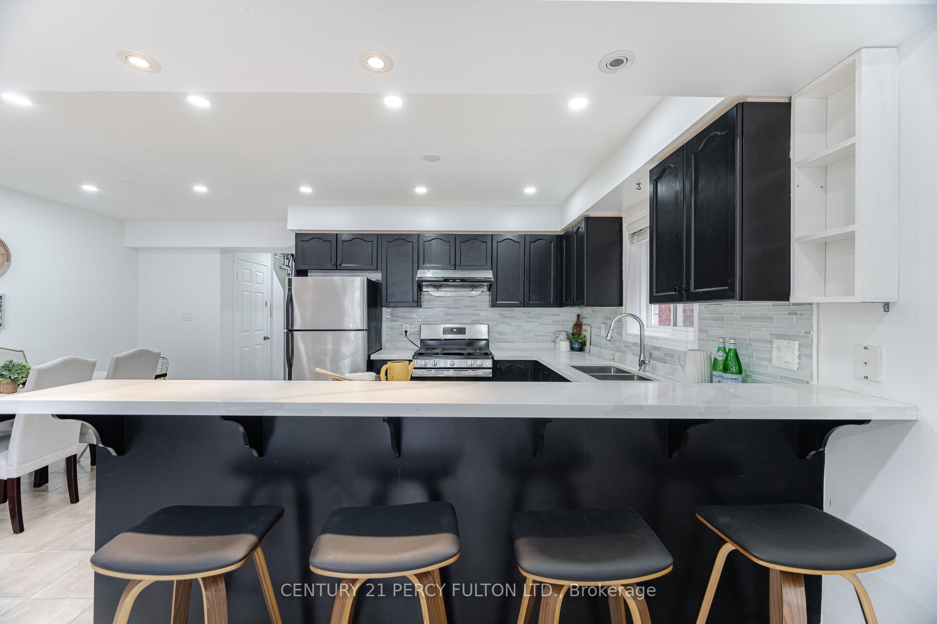Photo 9 of 640 Sunbird Trail, Pickering, Amberlea — HOMEH
