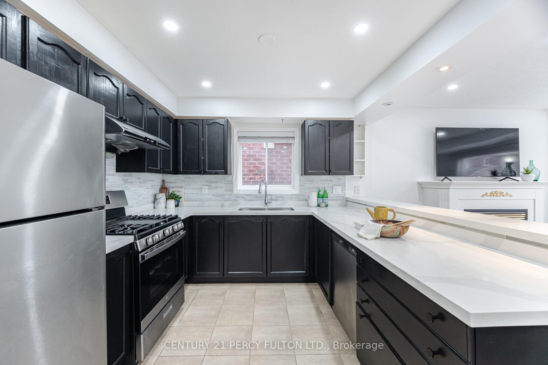 Photo 10 of 640 Sunbird Trail, Pickering, Amberlea — HOMEH