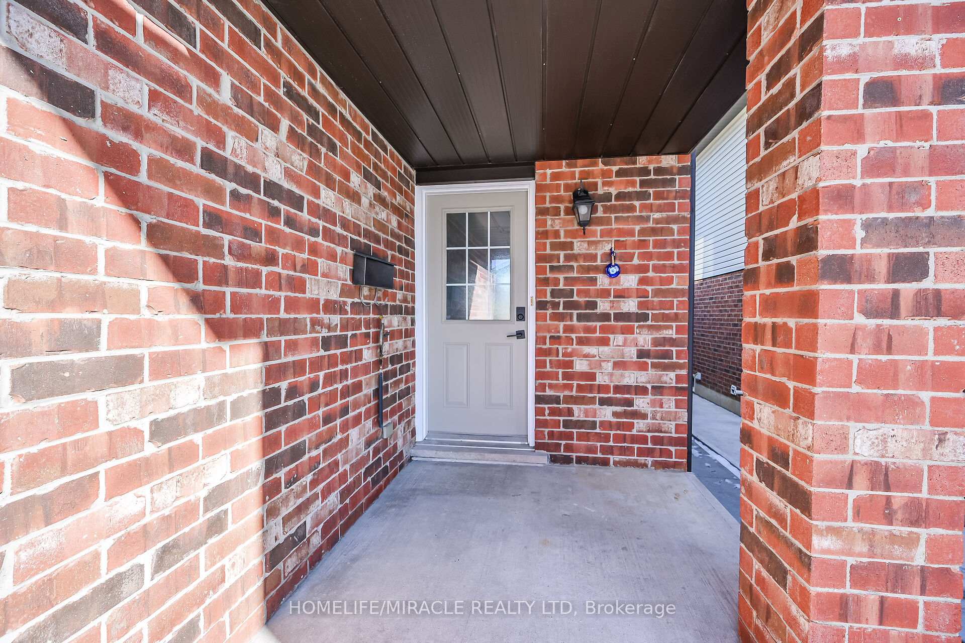 Photo 23 of 226 Spring valley Crescent E, Hamilton, Kernighan — HOMEH