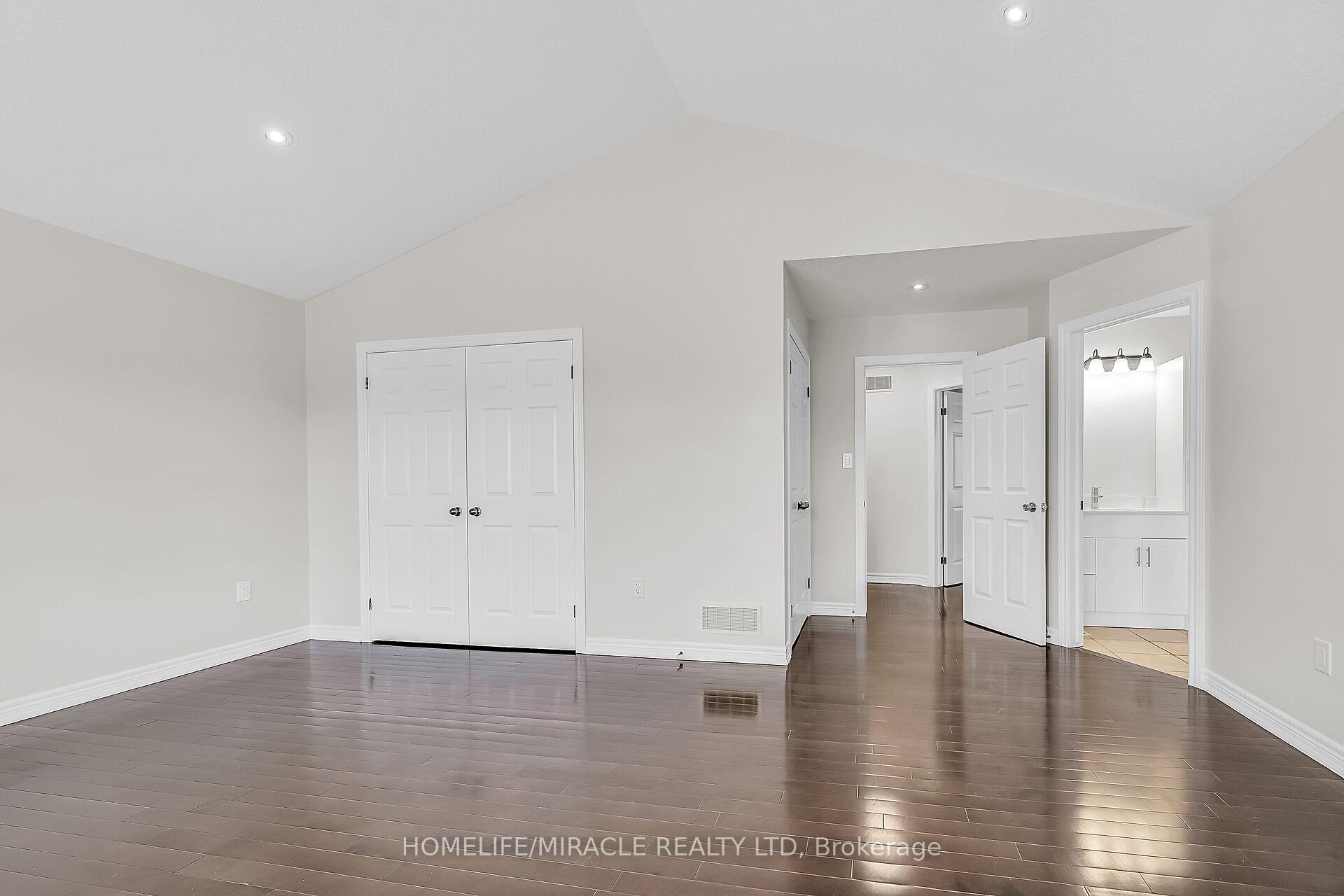 Photo 21 of 226 Spring valley Crescent E, Hamilton, Kernighan — HOMEH