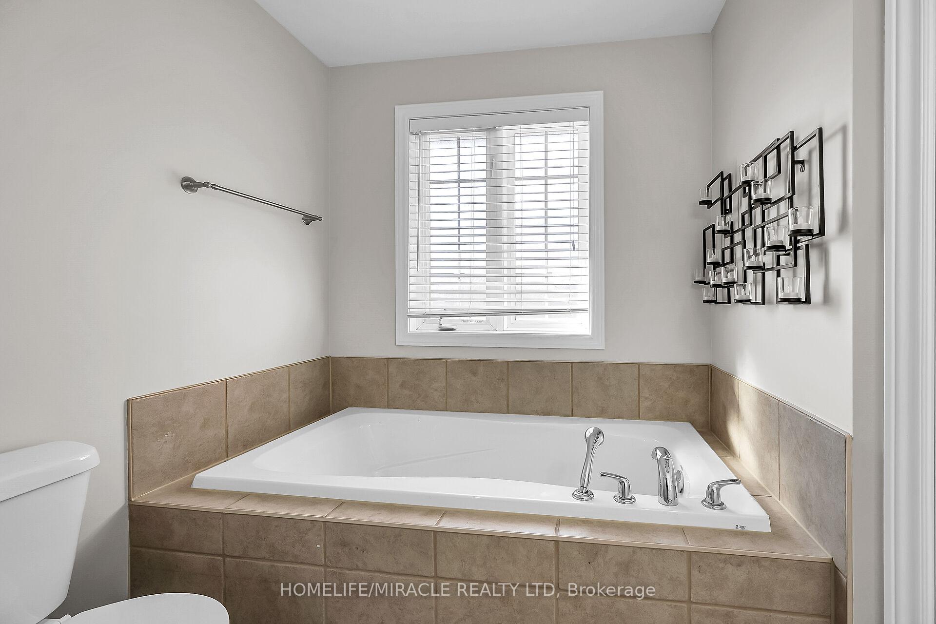 Photo 25 of 226 Spring valley Crescent E, Hamilton, Kernighan — HOMEH