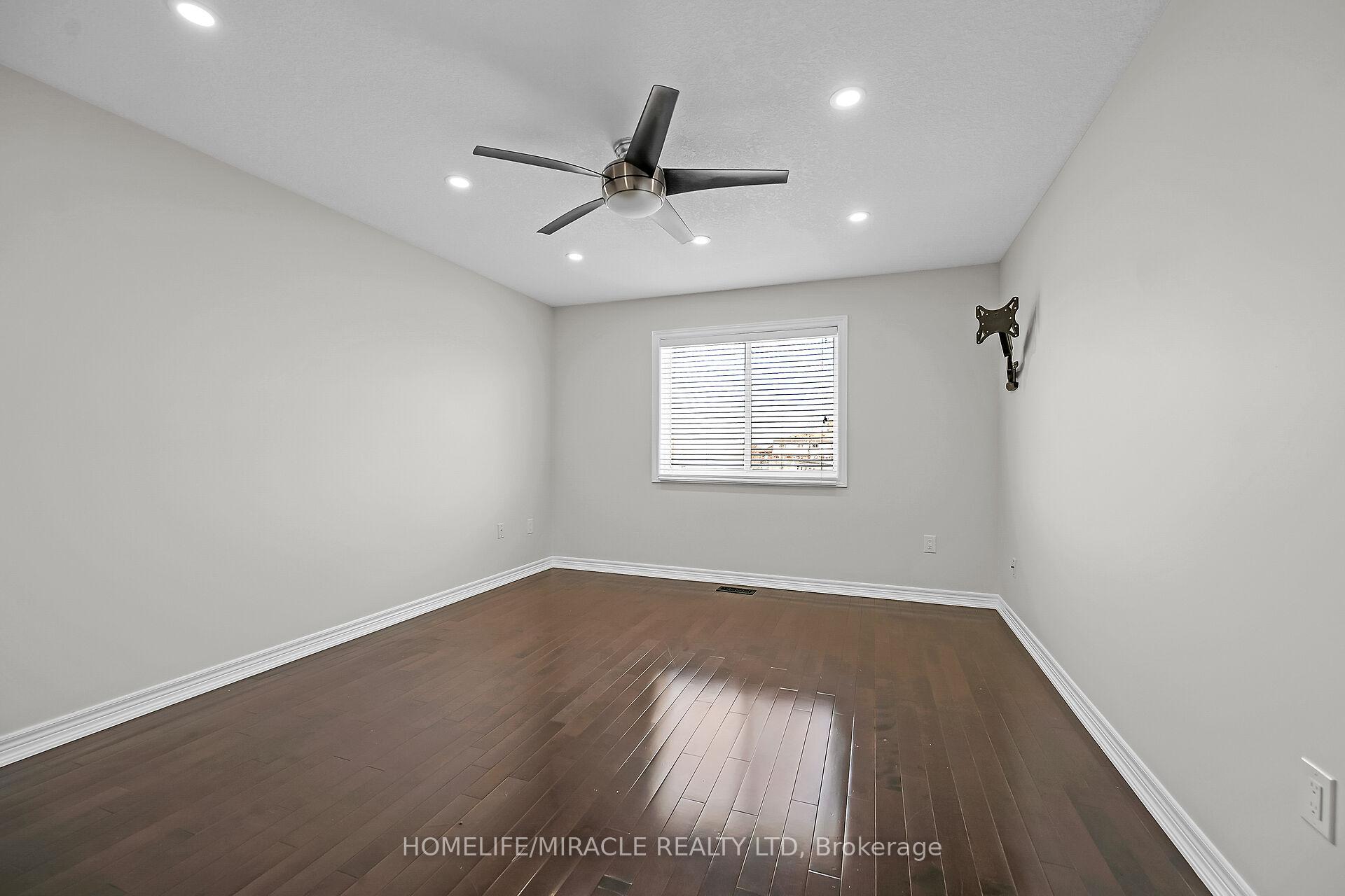 Photo 35 of 226 Spring valley Crescent E, Hamilton, Kernighan — HOMEH