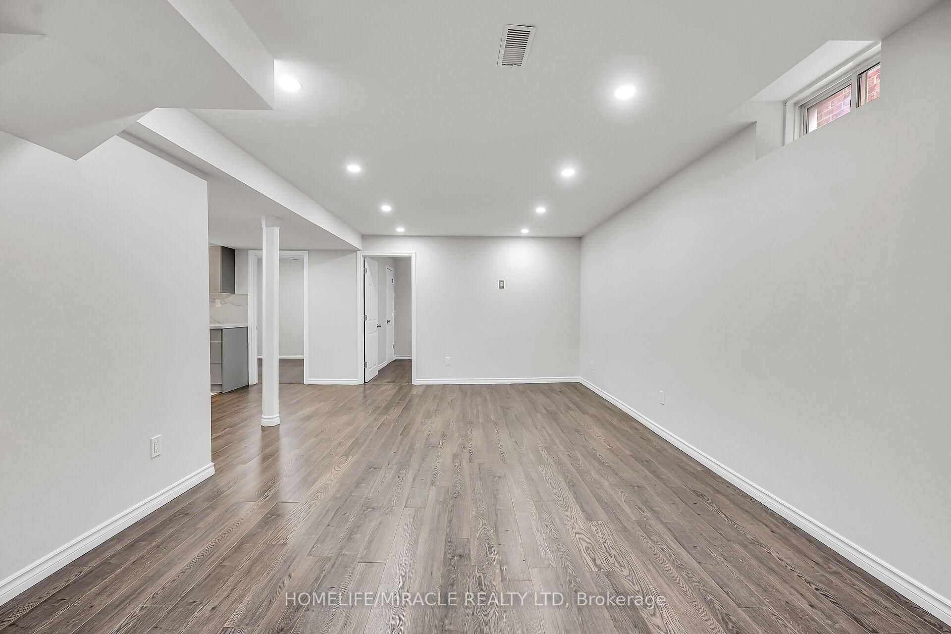Photo 36 of 226 Spring valley Crescent E, Hamilton, Kernighan — HOMEH