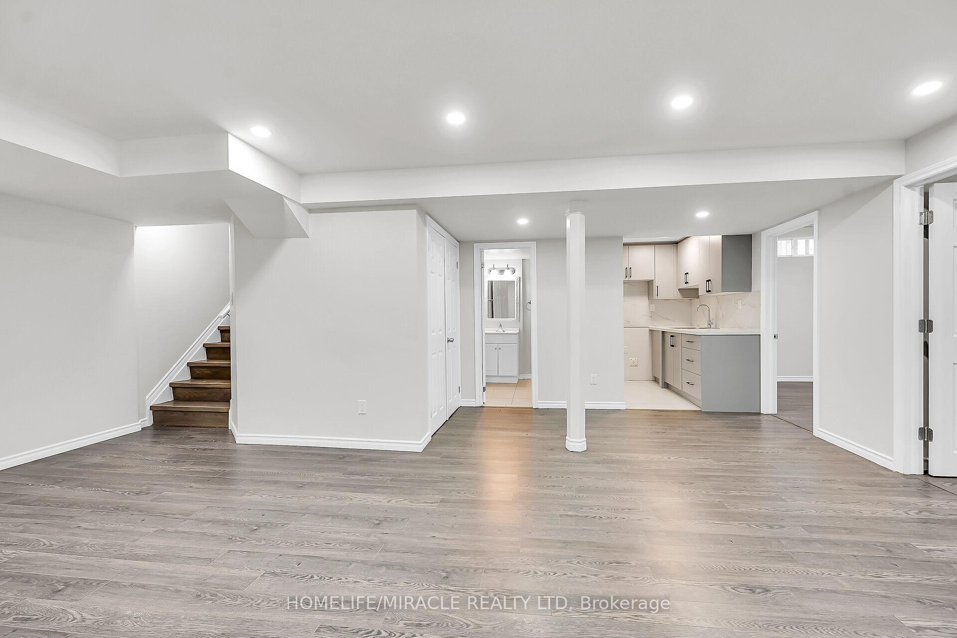 Photo 40 of 226 Spring valley Crescent E, Hamilton, Kernighan — HOMEH