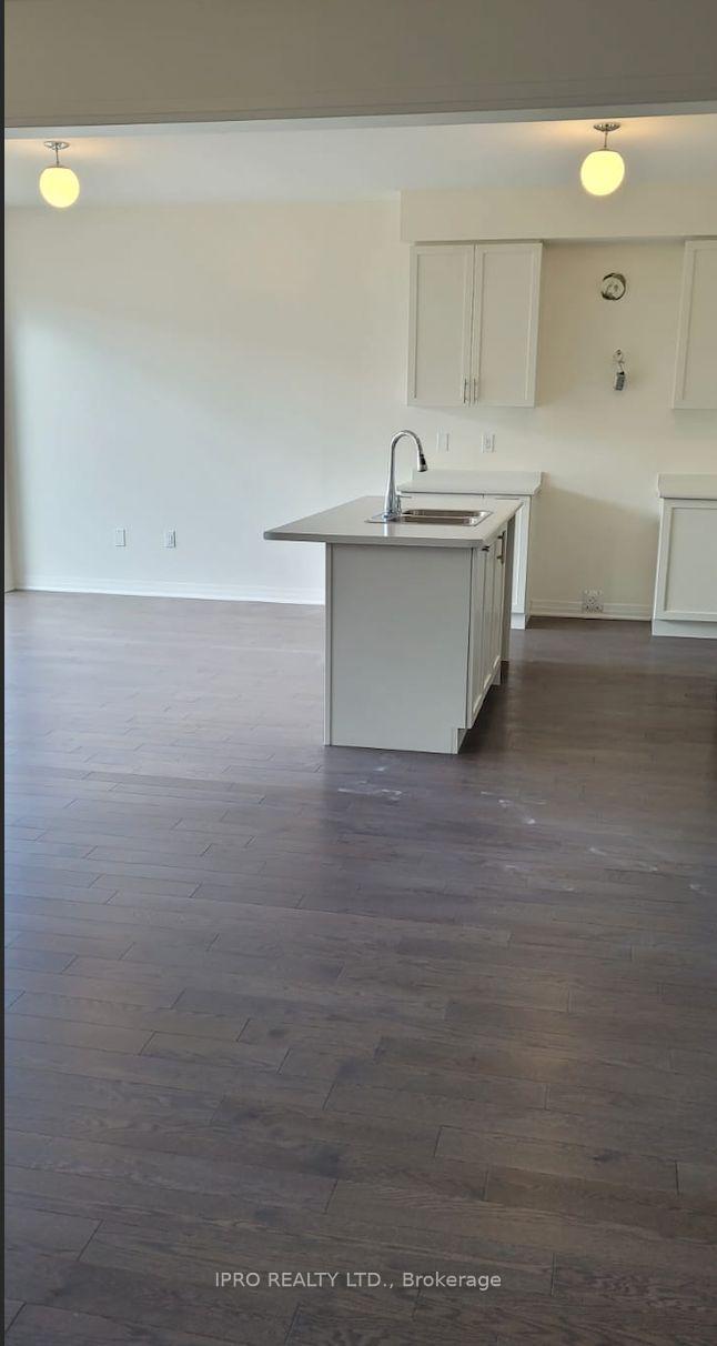 Photo 8 of 23 Clipper Ln, Clarington, Bowmanville — HOMEH