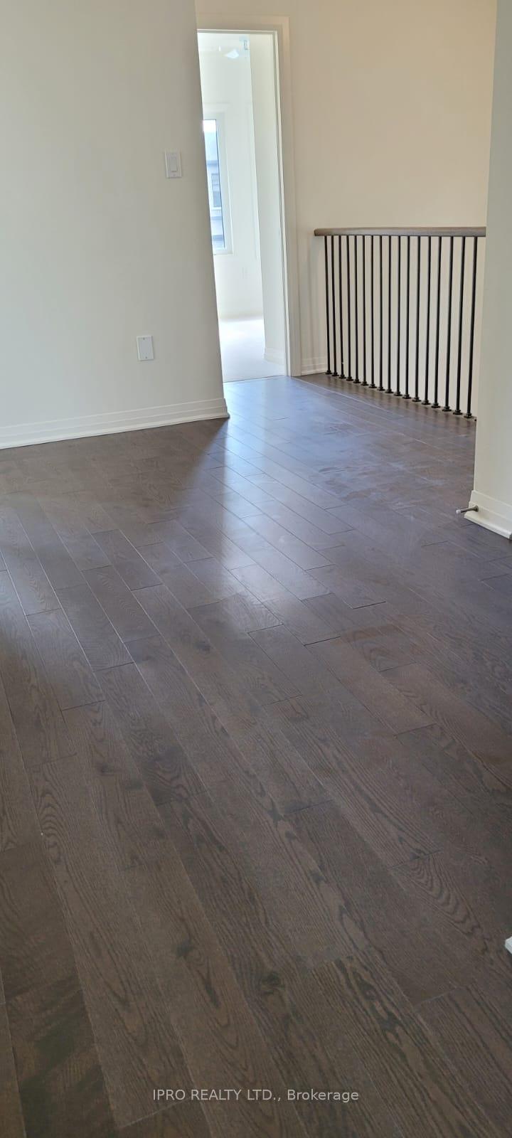 Photo 7 of 23 Clipper Ln, Clarington, Bowmanville — HOMEH