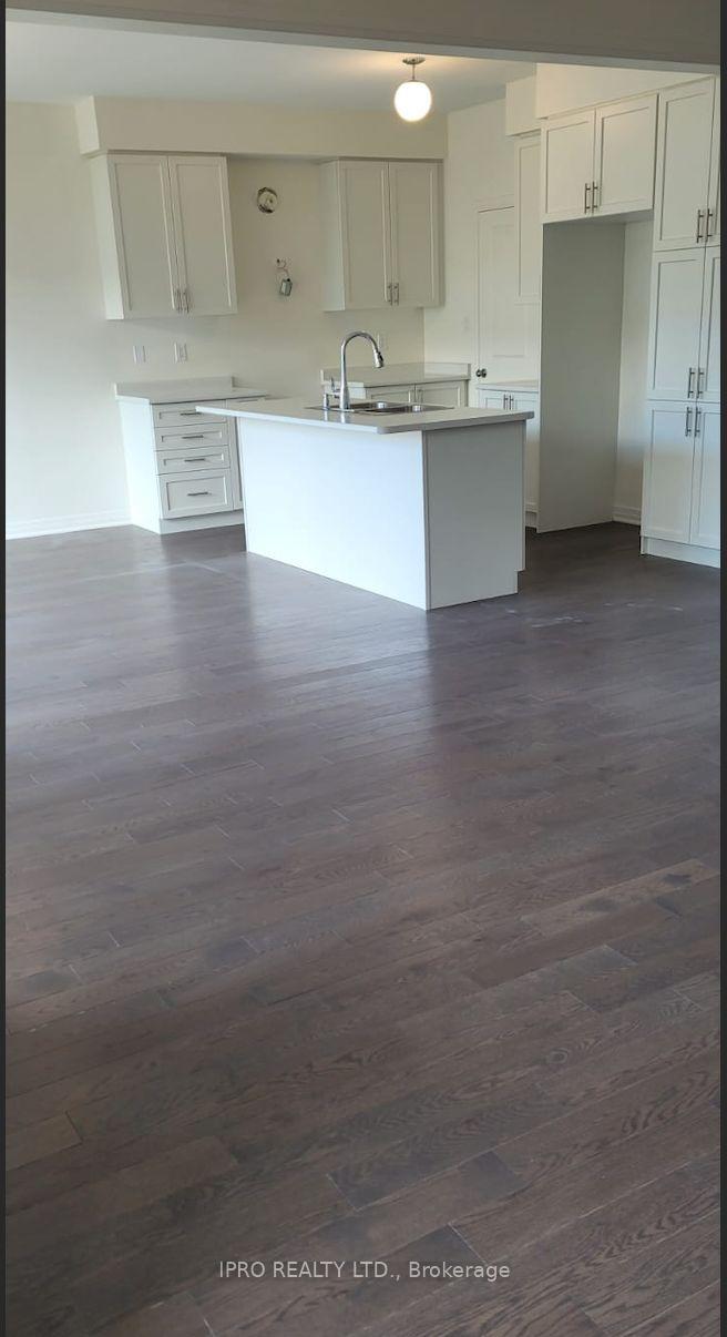 Photo 10 of 23 Clipper Ln, Clarington, Bowmanville — HOMEH
