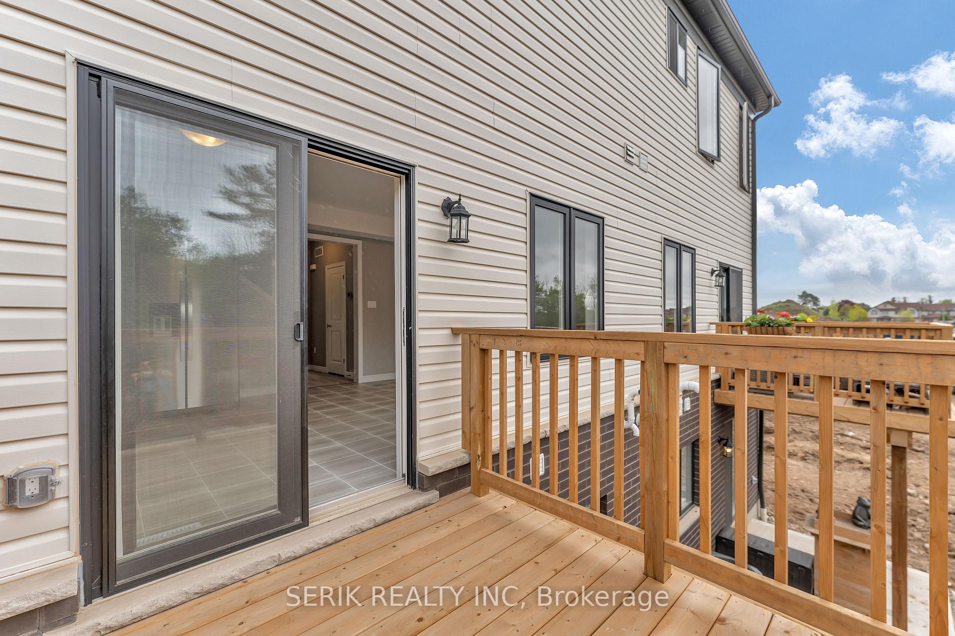 Photo 26 of 65 Arabella Drive S, Guelph, Kortright East — HOMEH