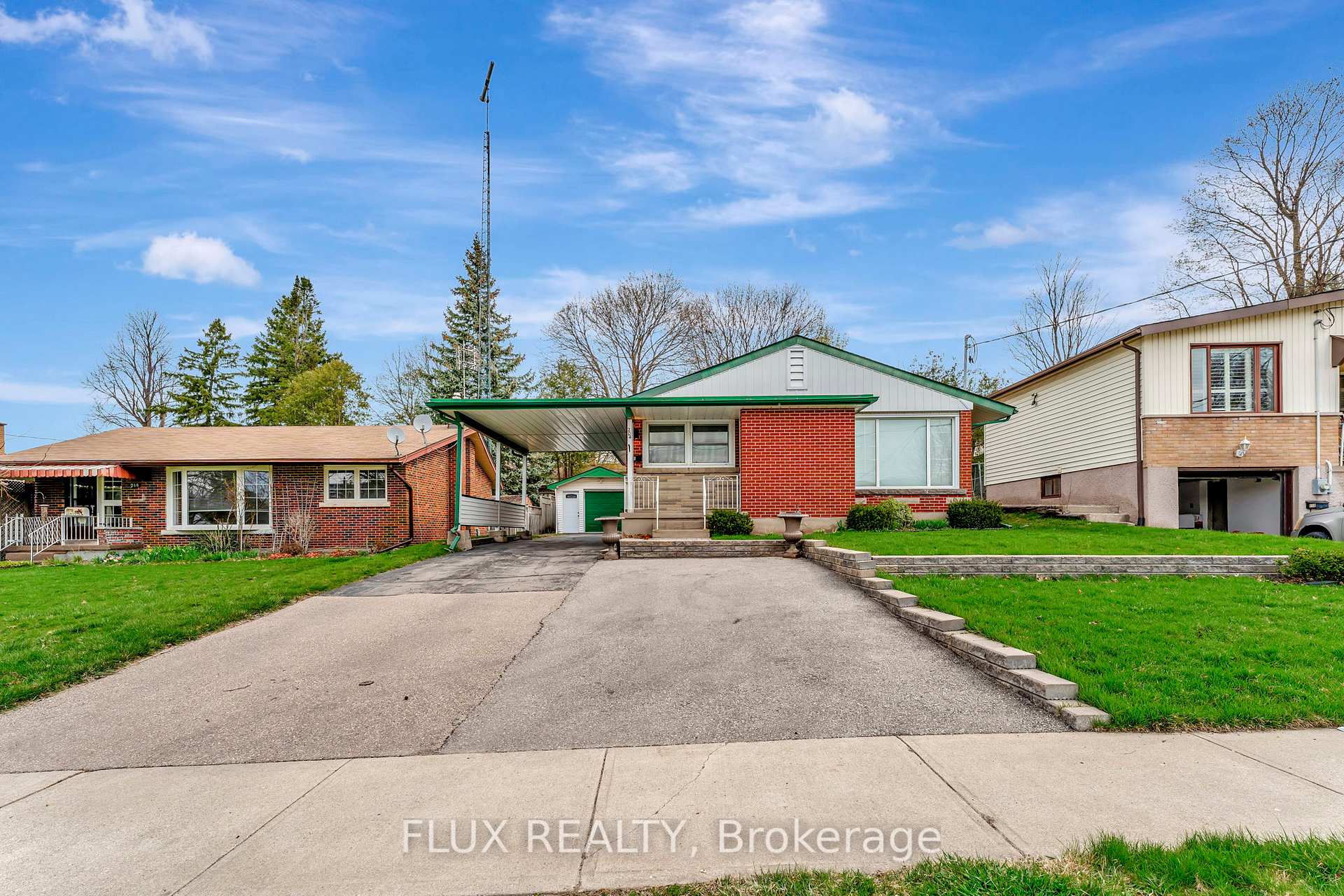 Photo 3 of 204 Clark Avenue, Kitchener — HOMEH