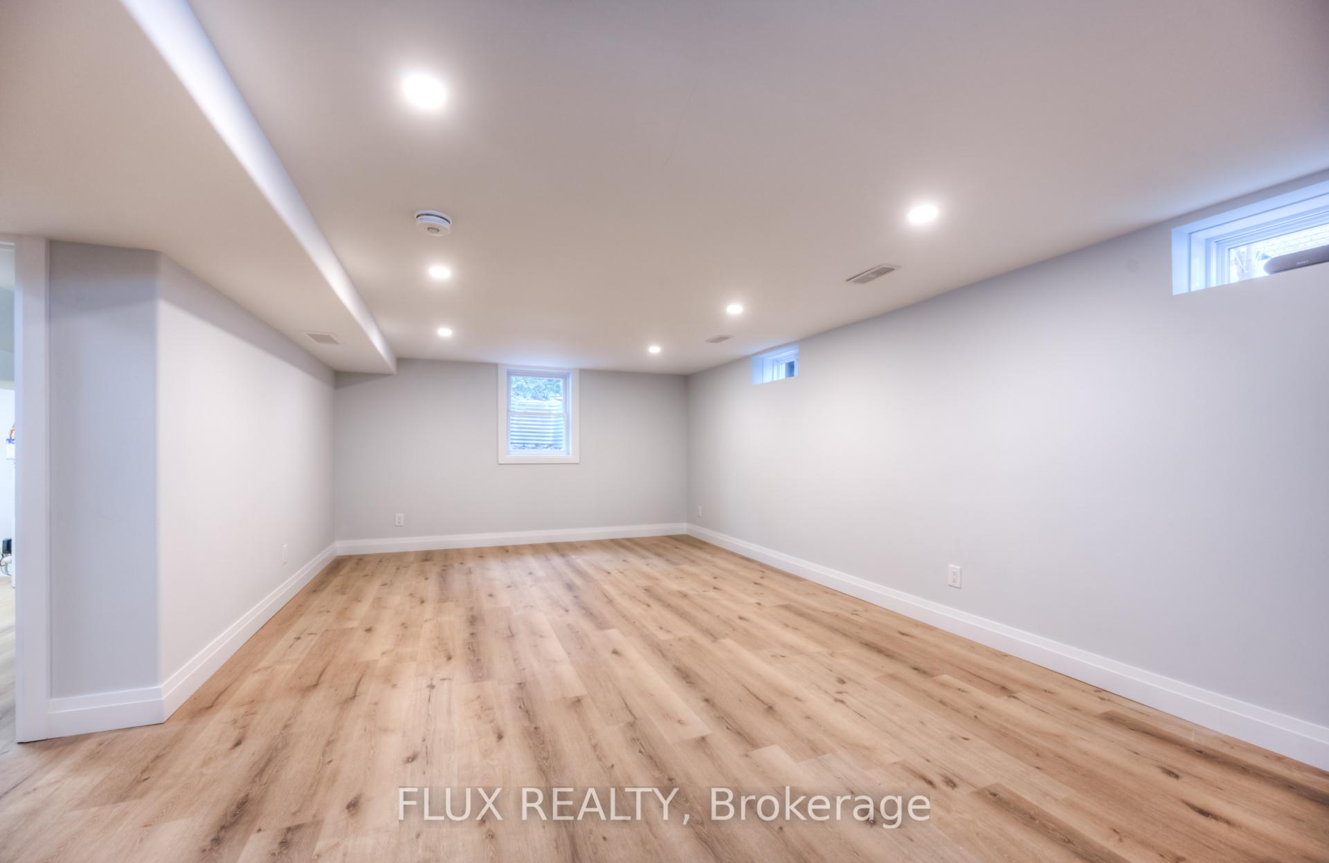 Photo 27 of 204 Clark Avenue, Kitchener — HOMEH