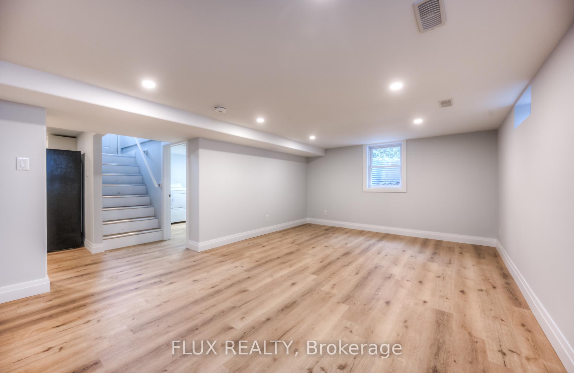 Photo 24 of 204 Clark Avenue, Kitchener — HOMEH
